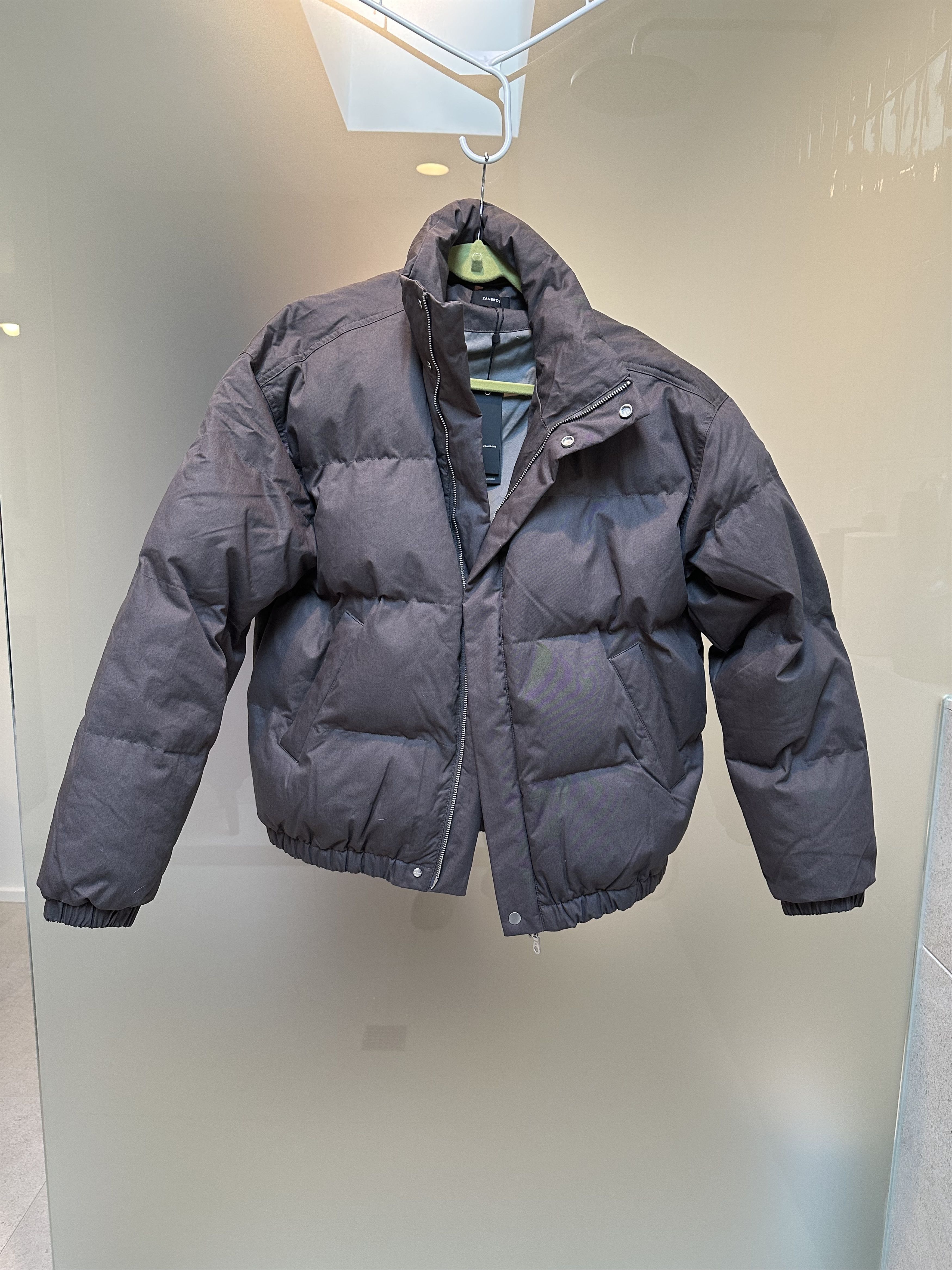 Zanerobe Hike Puffer Jacket (M) in Peat