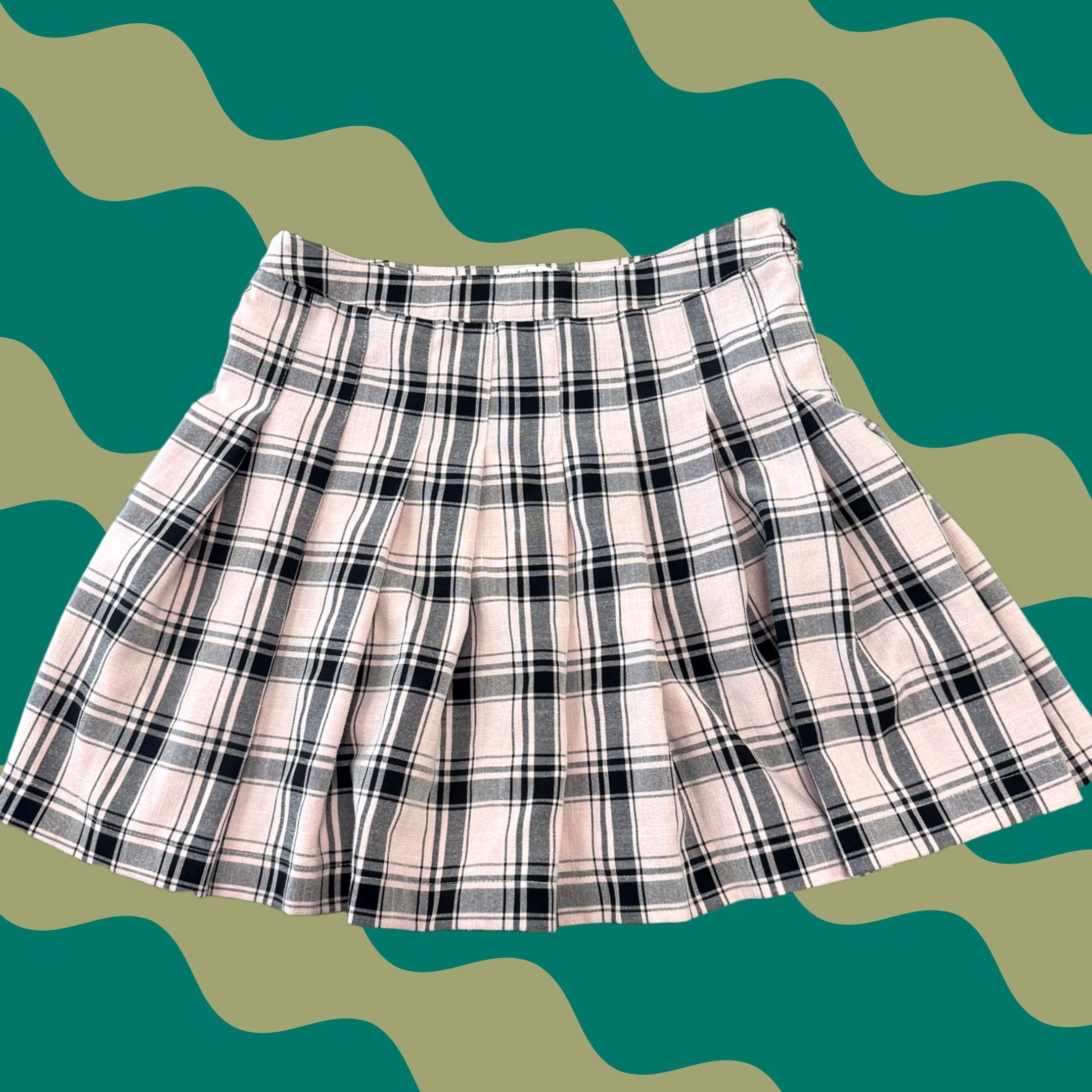 Vintage VINTAGE Y2K Pink Black Plaid Pleated Mini School Skirt Women’s Medium Skirt Womens Medium Pink Black Plaid Mini School Skirt Women’s Mens Women? Size 32" / US 10 / IT 46 - 1 Thumbnail