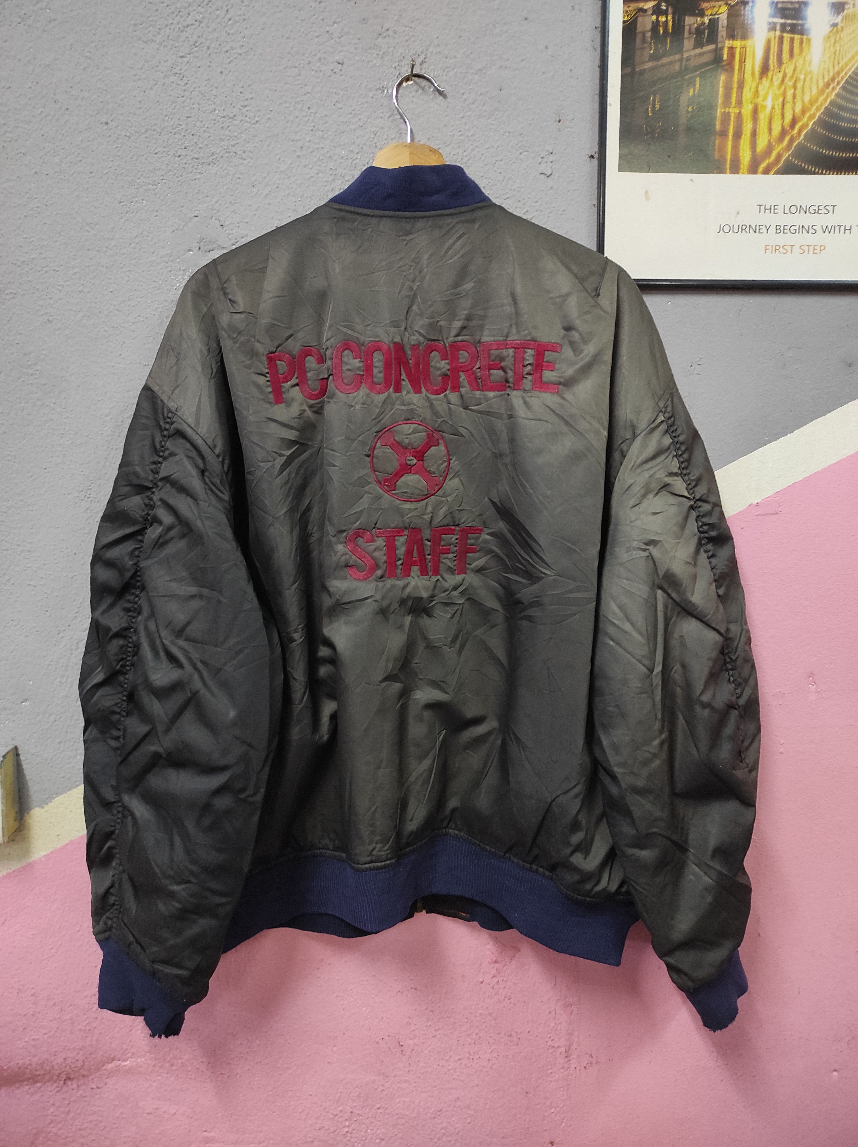 Vintage PC CONCRETE STAFF FLYERS BOMBER JACKET DISTRESSED FADED Size US XL / EU 56 / 4 - 1 Thumbnail
