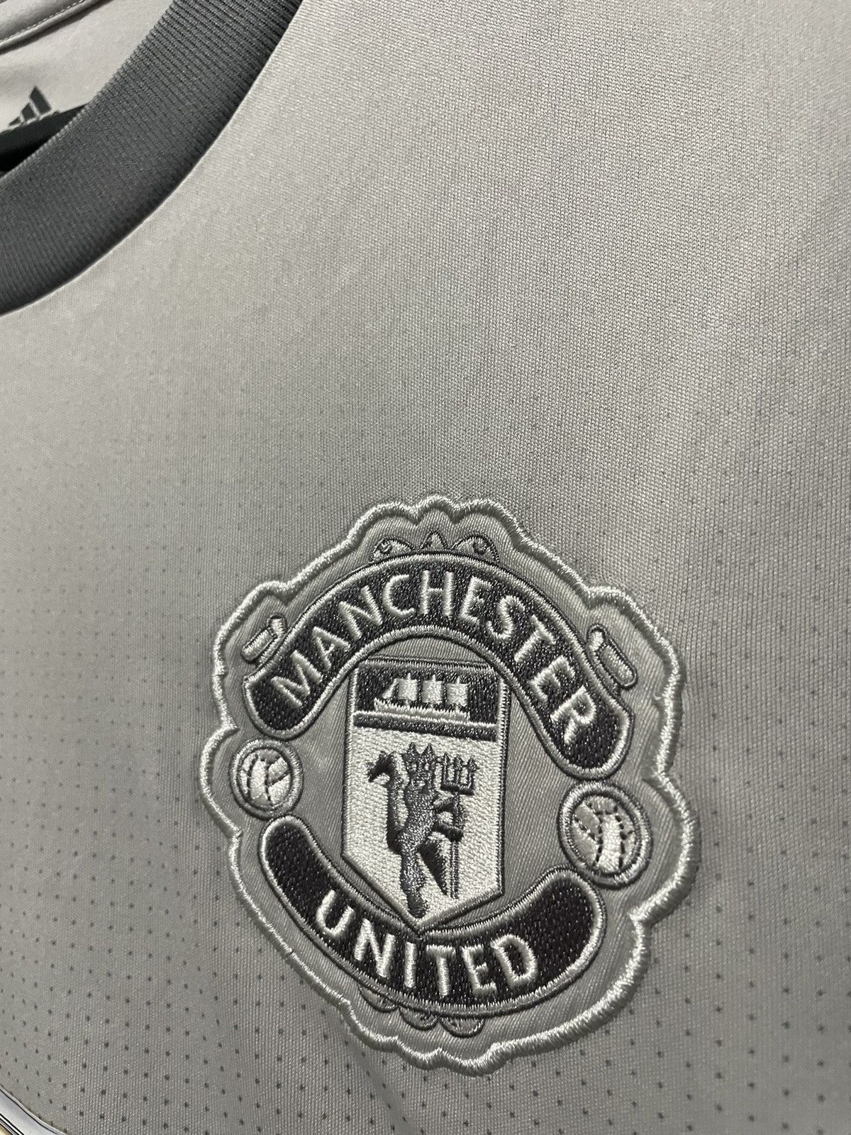 Adidas Manchester United 2017/2018 MU Adidas Jersey Football Shirt Size US M / EU 48-50 / 2 - 7 Thumbnail