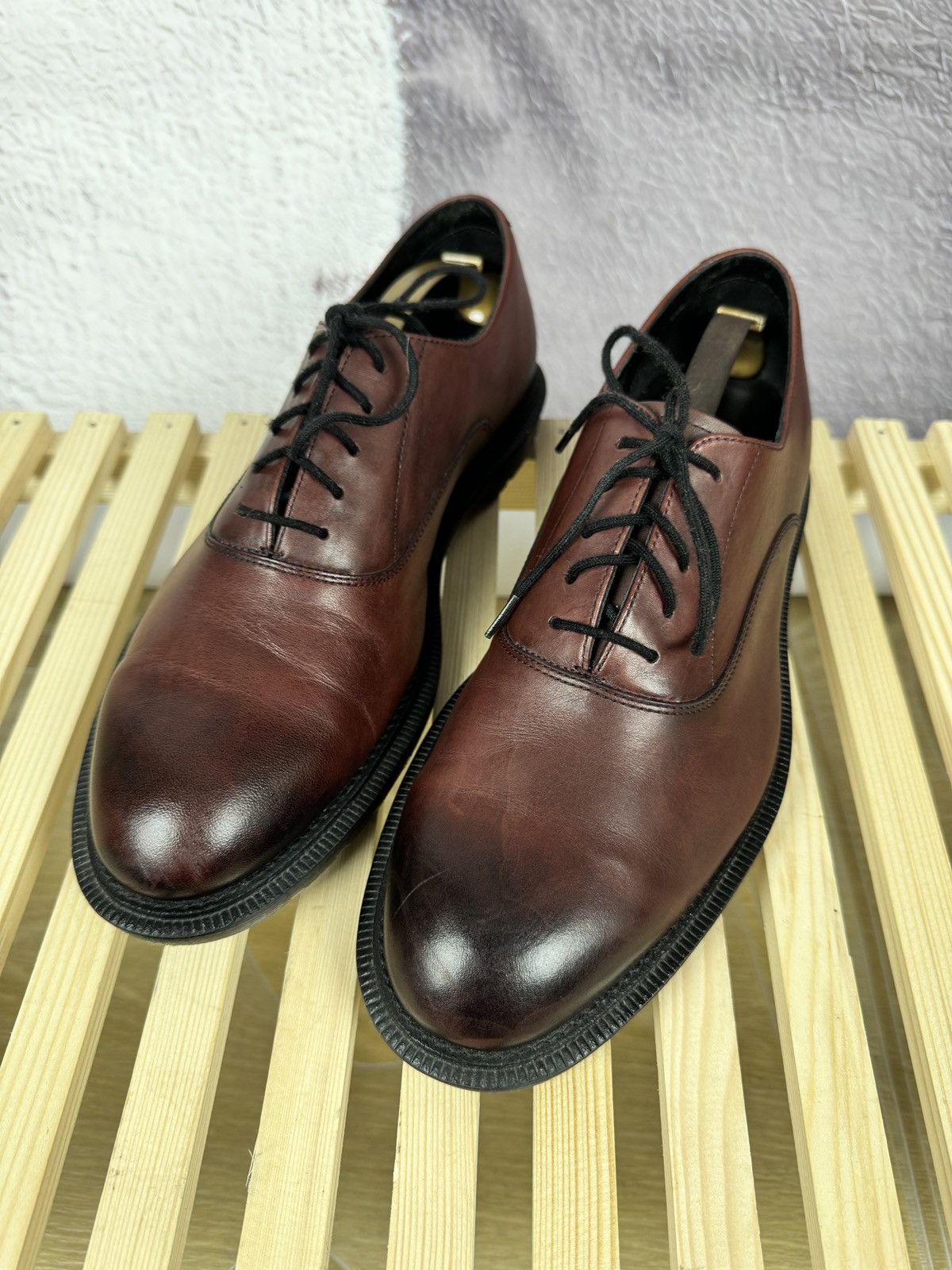Dr. Martens Dr.Martnes AW501 leather Oxford classic leather shoes Size US 11 / EU 44 - 4 Thumbnail