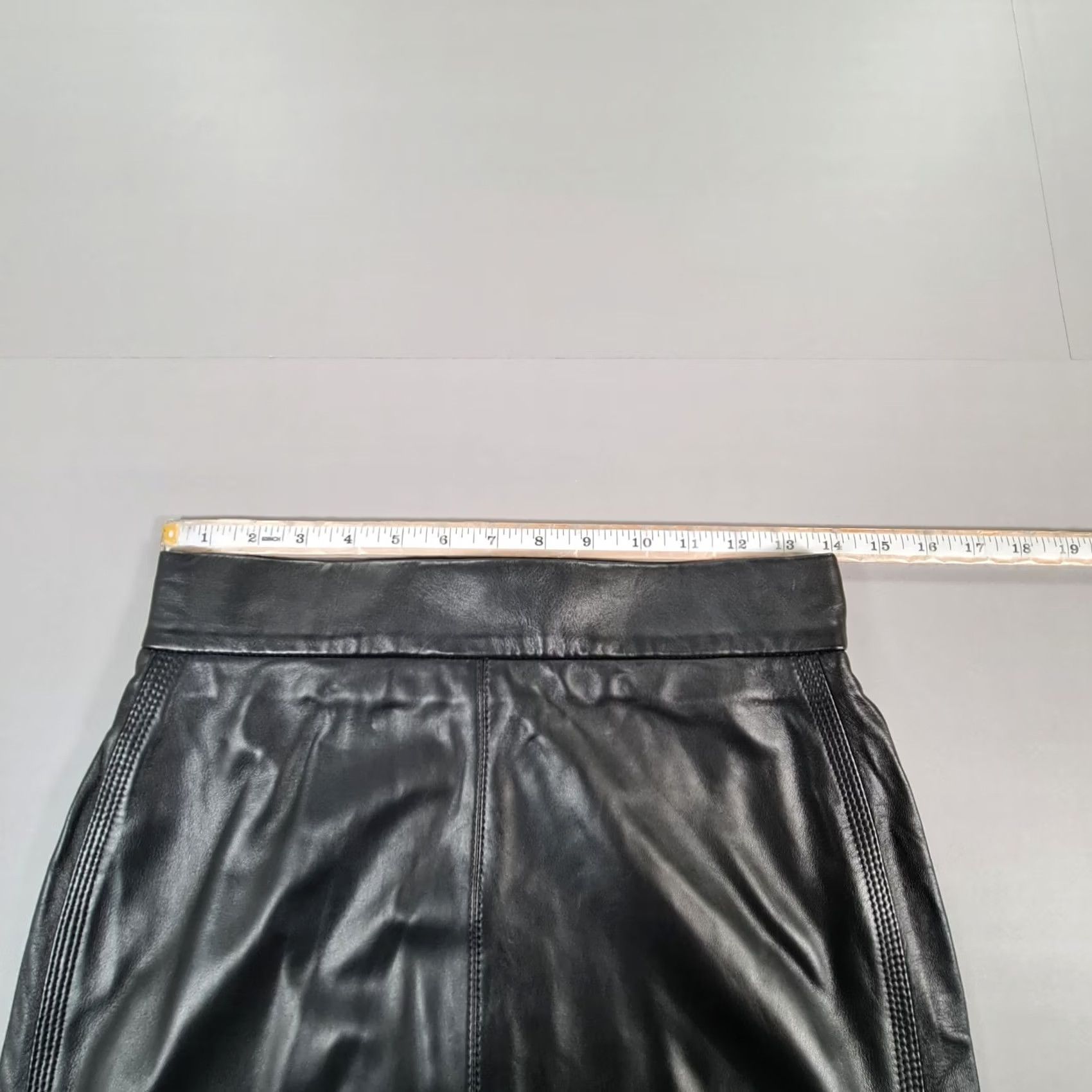 Vintage Autograph M&S Black Leather Pencil Skirt Lined RRP £179 8 UK Women Size 30" / US 8 / IT 44 - 6 Thumbnail