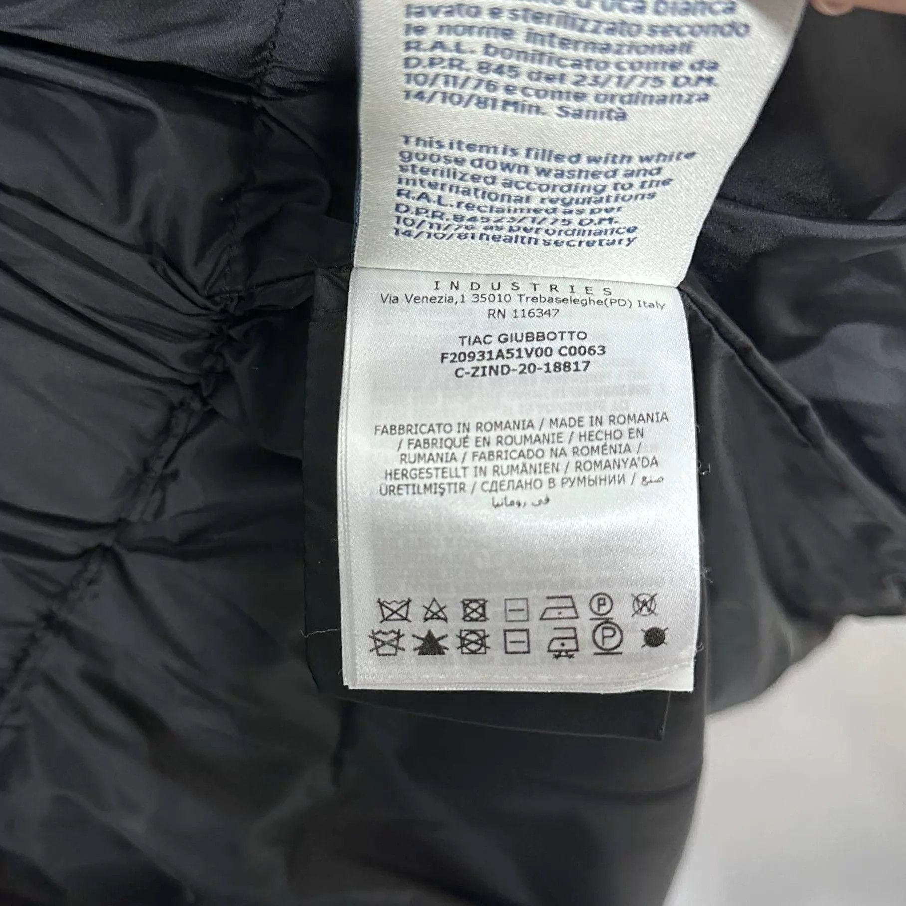 Moncler Moncler women's black logo-belted waisted down jacket Size XXS / US 00 / IT 34 - 5 Thumbnail