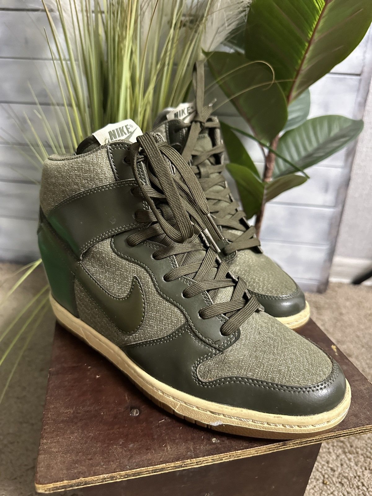 Nike Rare Vintage Hi Top Sneaker Nike Size 41 Swoosh Size US 9.5 / IT 39.5 - 1 Thumbnail