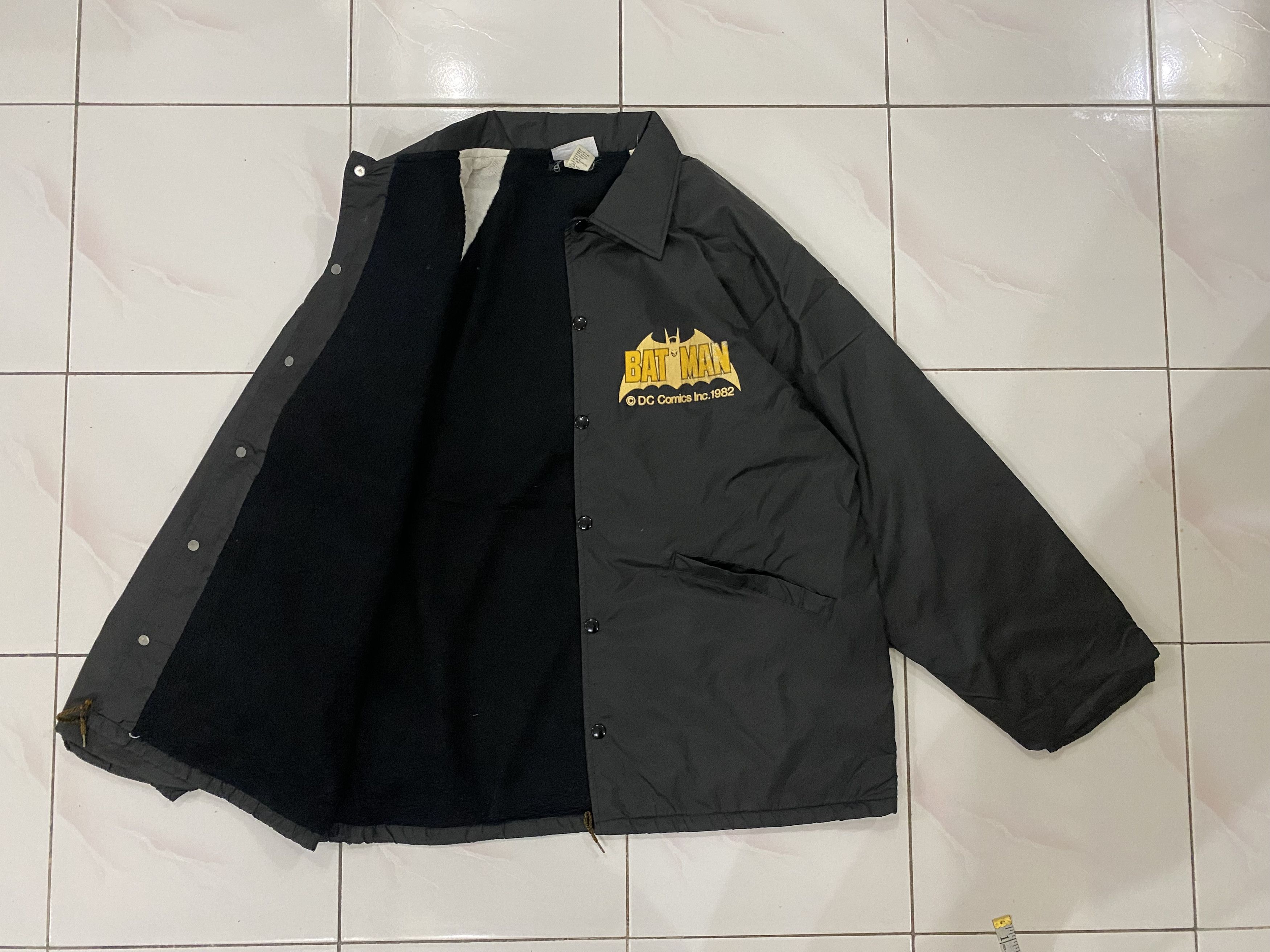 DC Comics × Vintage Vintage BATMAN DC COMIC 1982 Coach Snap Button Jacket Size US L / EU 52-54 / 3 - 8 Thumbnail