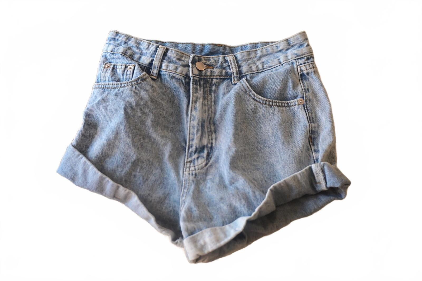 The Unbranded Brand SHEIN Classic Light Blue Denim Shorts with Rolled Hem MEDIUM Size 30" / US 8 / IT 44 - 1 Thumbnail