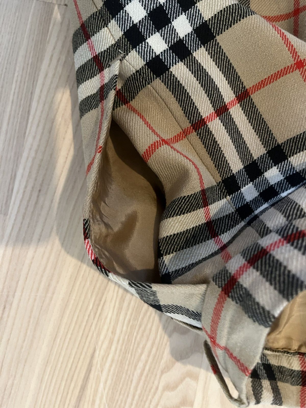 Burberry 70’s Burberry pure wool nova check pleates Size US 31 - 4 Thumbnail