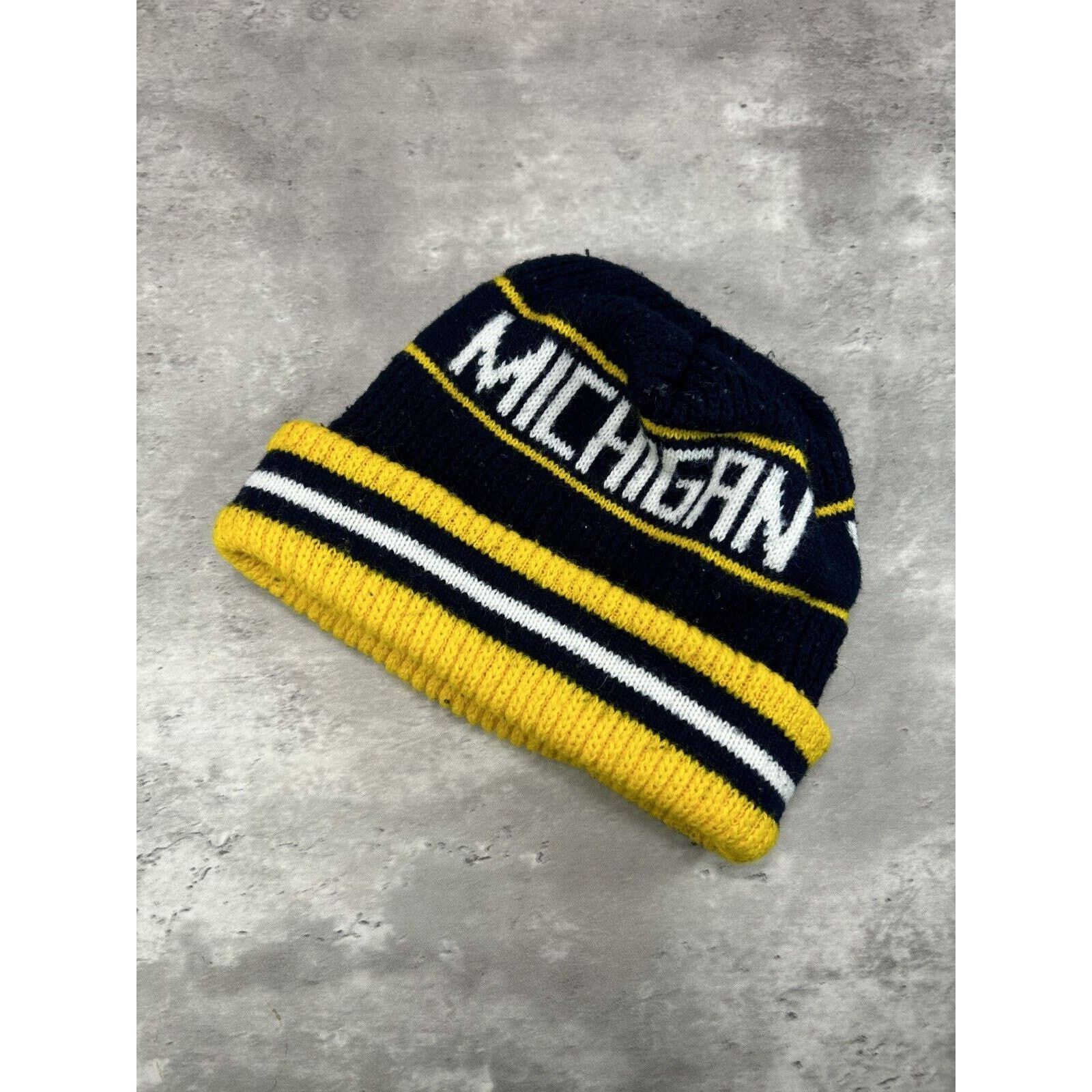NCAA Vintage 90s Michigan Wolverines NCAA Collegiate Beanie OSFA Size ONE SIZE - 1 Thumbnail