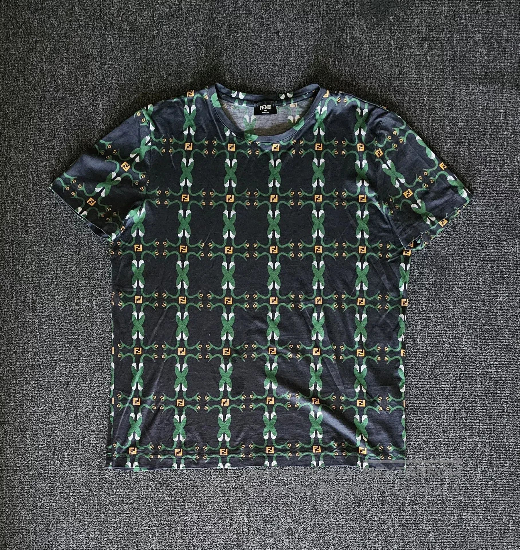 Fendi fendi logo printed short sleeve t. Size US L / EU 52-54 / 3 - 1 Thumbnail