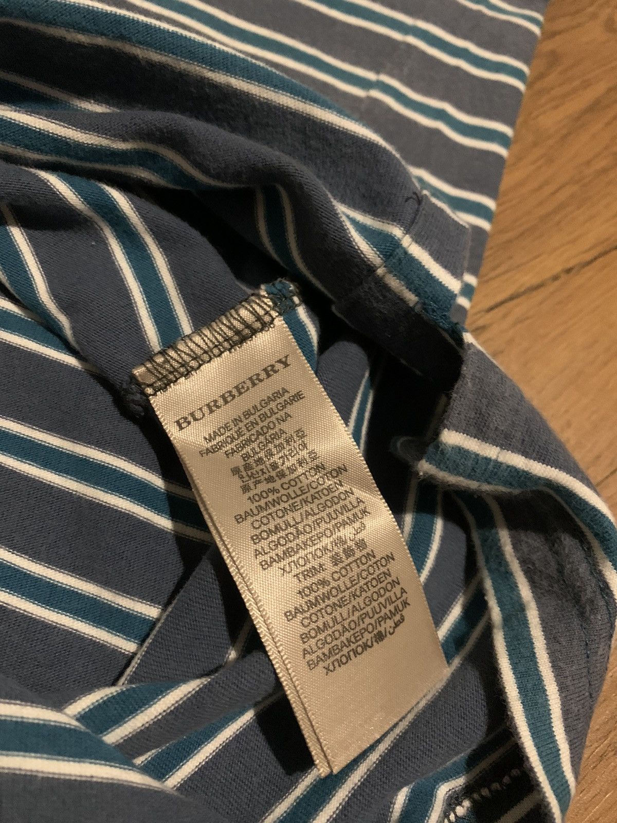 Burberry 2000s Burberry Brit – V-Neck Striped Tee (Size M) Size US M / EU 48-50 / 2 - 7 Thumbnail