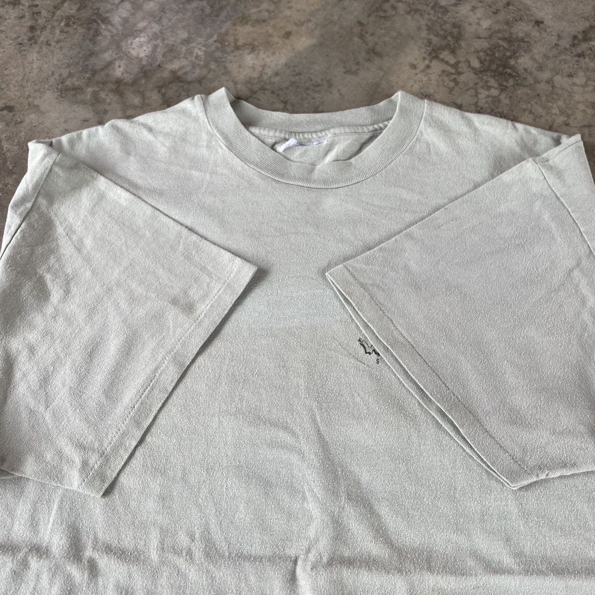Vintage 🔥🔥Vintage White Wash Big Logo Sun Faded Surfing Tee Size US XL / EU 56 / 4 - 8 Thumbnail