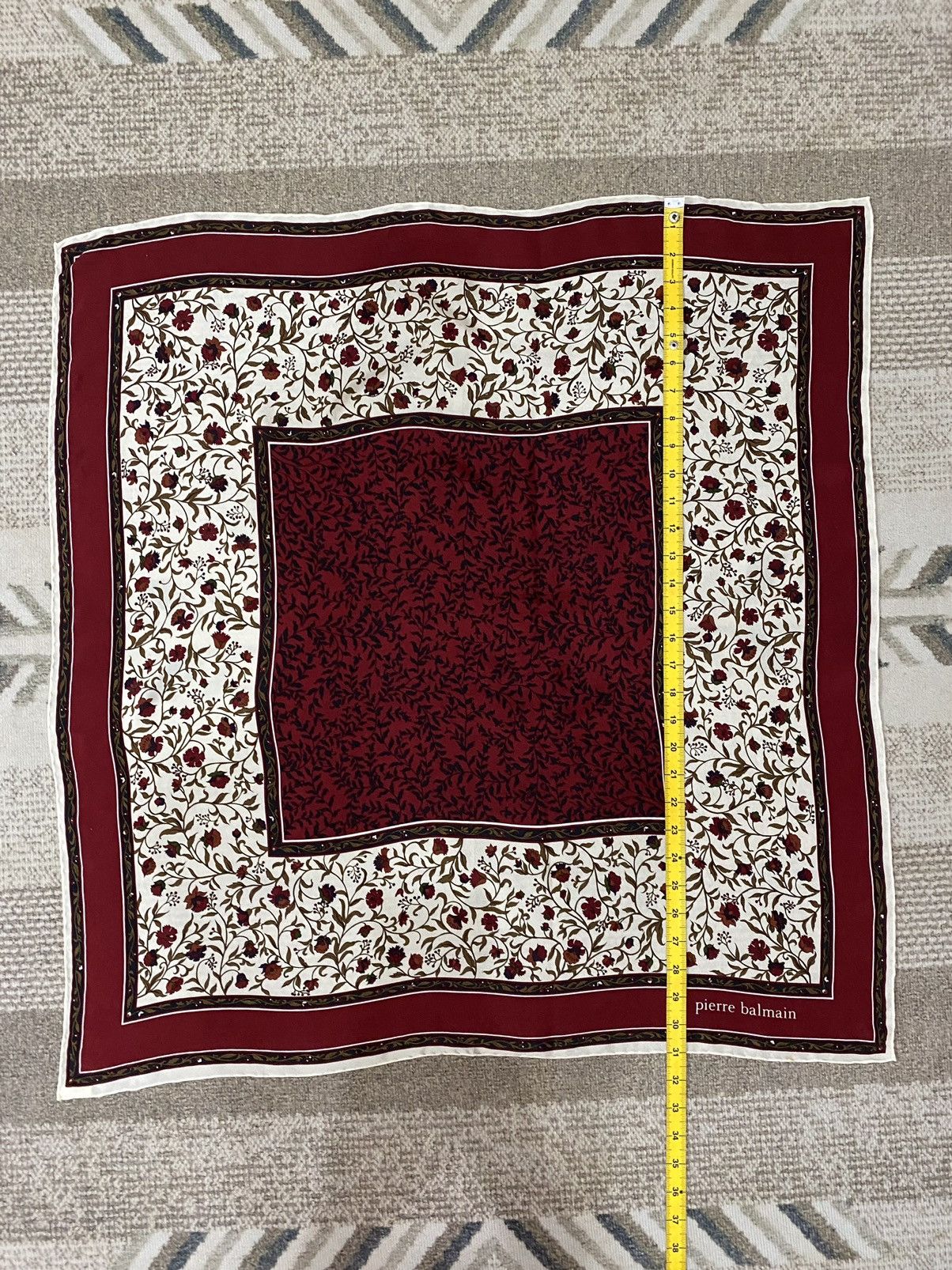 Pierre Balmain Pierre Balmain Scarves/Scarf/Neckerchief/Handkerchief Size ONE SIZE - 8 Thumbnail