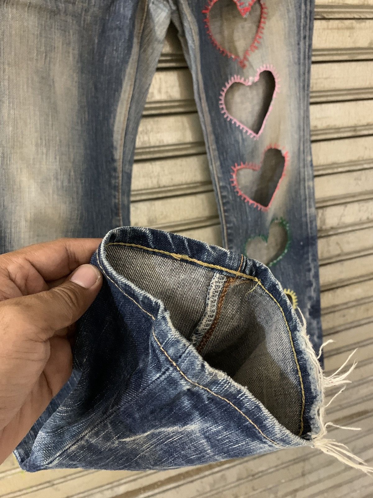 Edwin Edwin Y2K heart hole arcuate distressed jeans Size US 28 / EU 44 - 6 Thumbnail