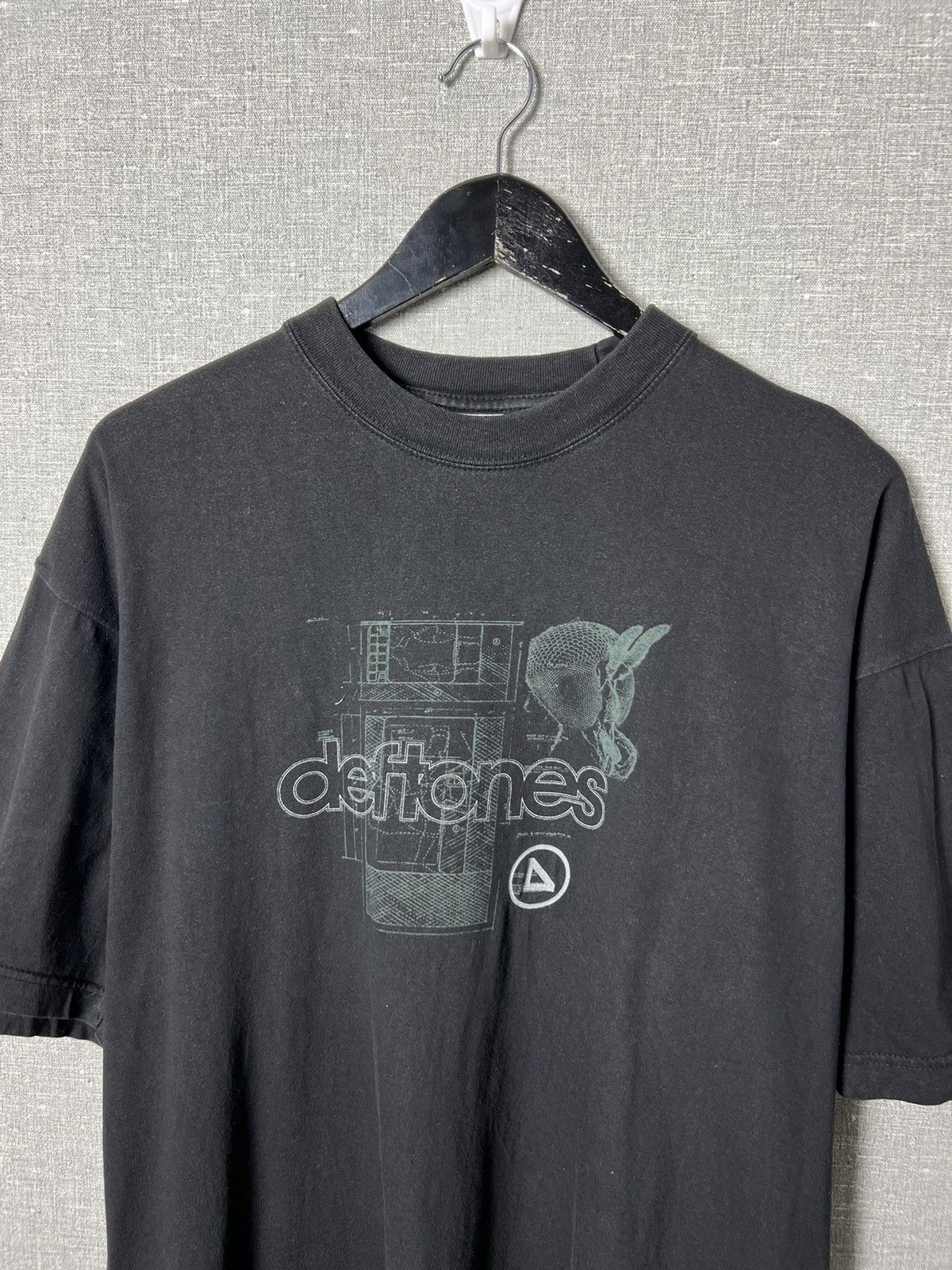 Band Tees Vintage 90s Deftones Band T-Shirt Rock Tee Graphic Print Size US XL / EU 56 / 4 - 2 Thumbnail