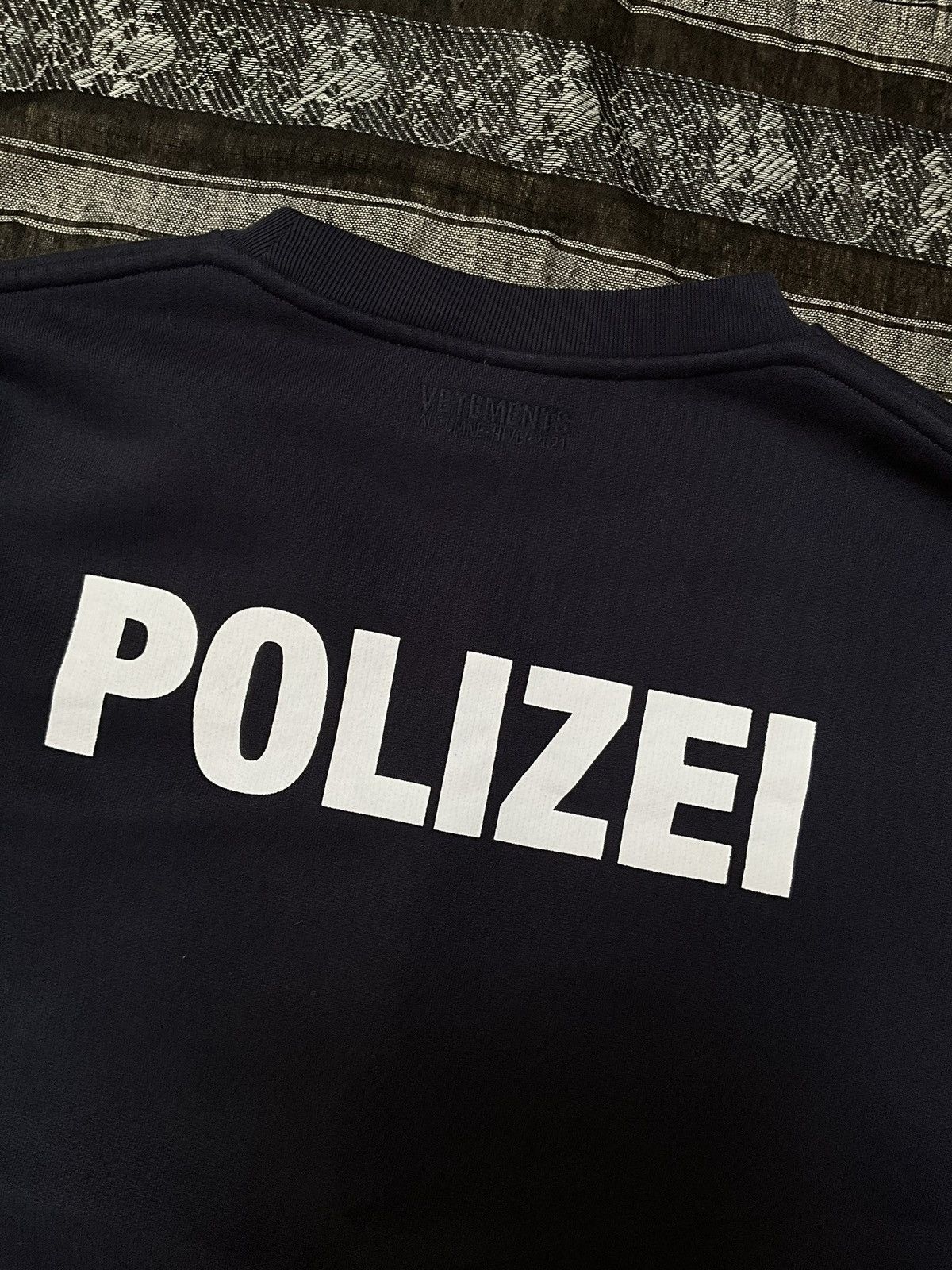 Vetements Vetements ‘Polizei’ crewneck Size US S / EU 44-46 / 1 - 6 Thumbnail