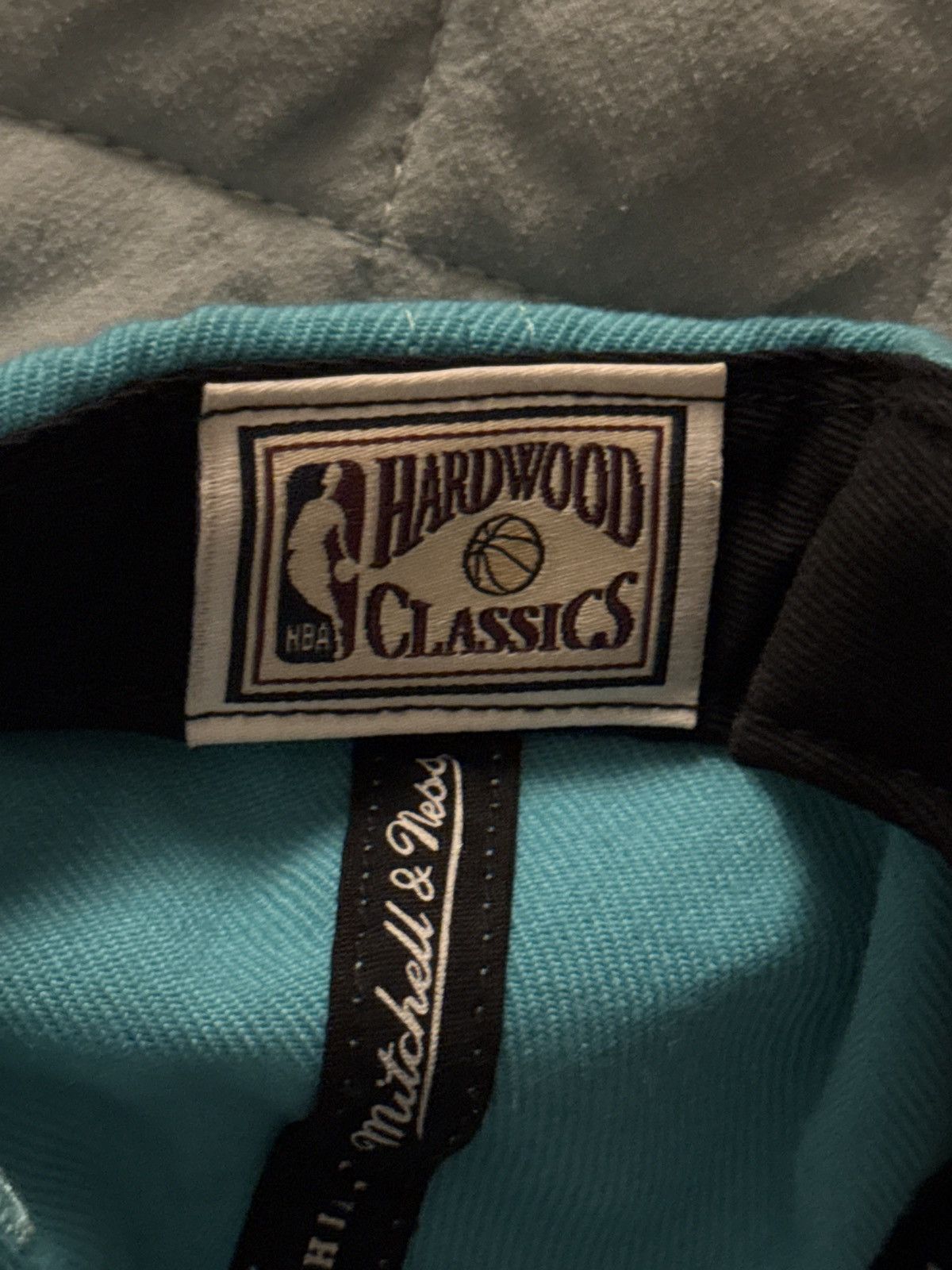 Mitchell & Ness HARDWOOD CLASSIC VANCOUVER GRIZZLIES HAT Size ONE SIZE - 2 Thumbnail