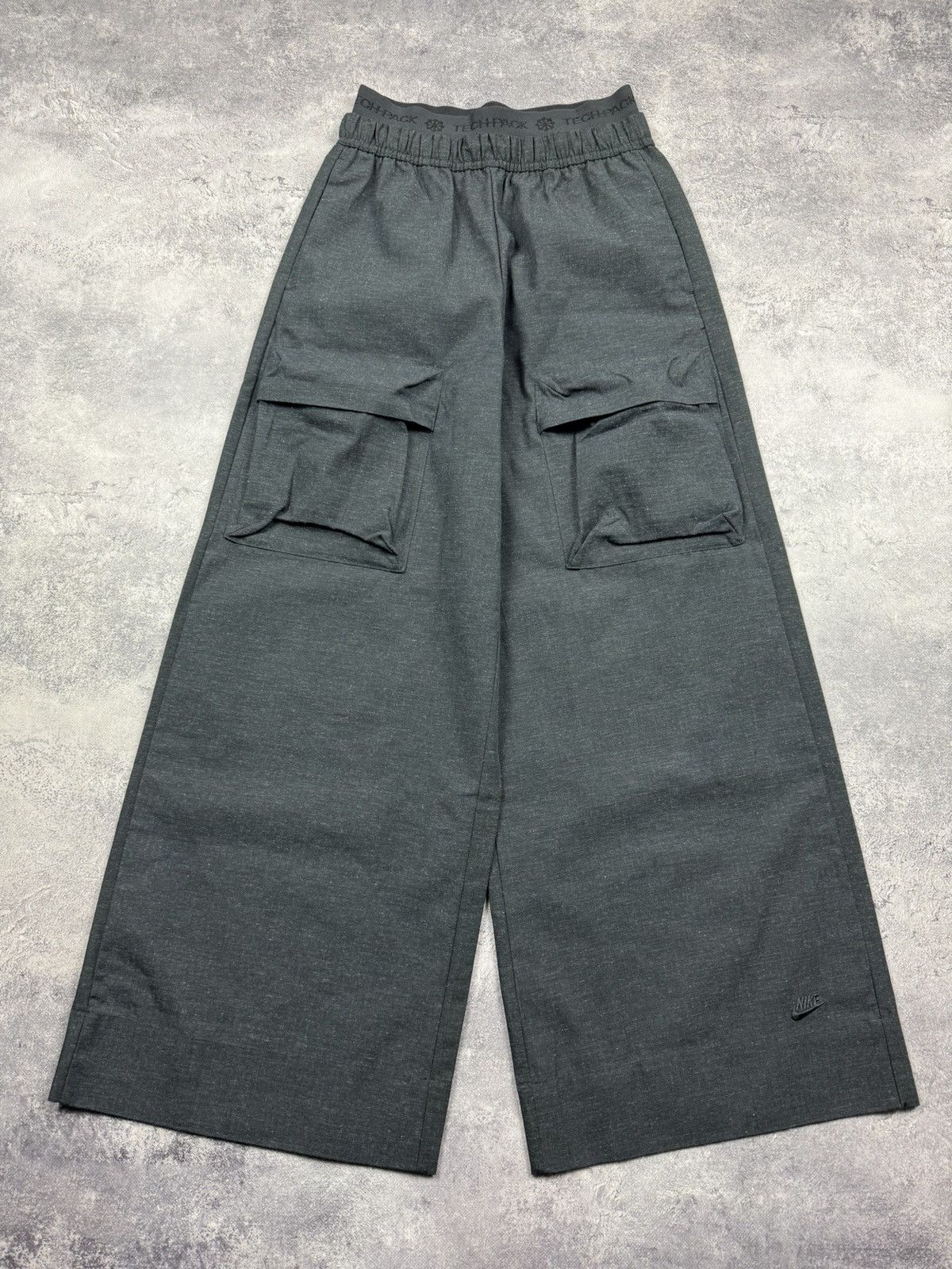 Nike Nike Sportswear Tech Pack Baggy Cargo Pants Women’s Size 28" / US 6 / IT 42 - 2 Thumbnail