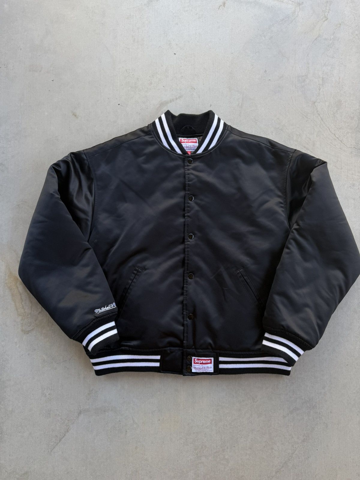 Mitchell & Ness × Supreme Supreme x Mitchell & Ness Satin Varsity Jacket – Black L Size US L / EU 52-54 / 3 - 2 Thumbnail