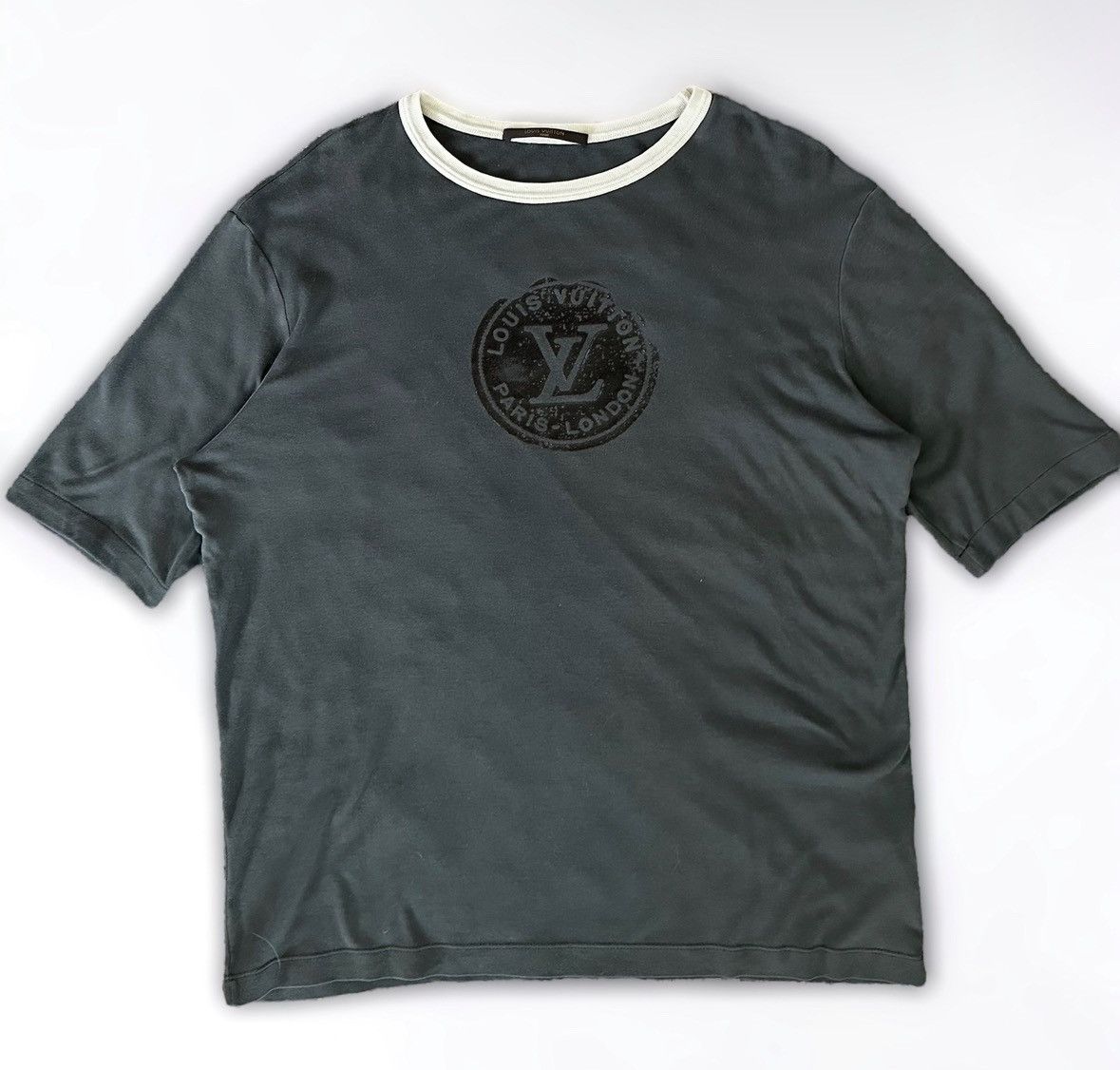 Louis vuitton vintage t shirt centr logo tee L