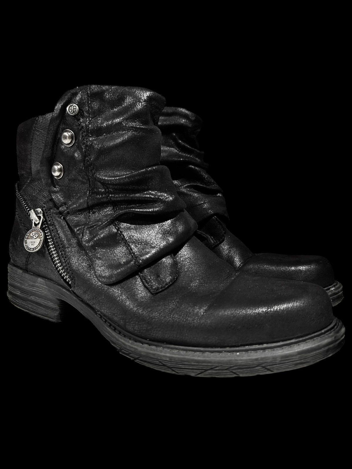 Vintage Avant Garde shoes like AS 98 Airstep Y2K