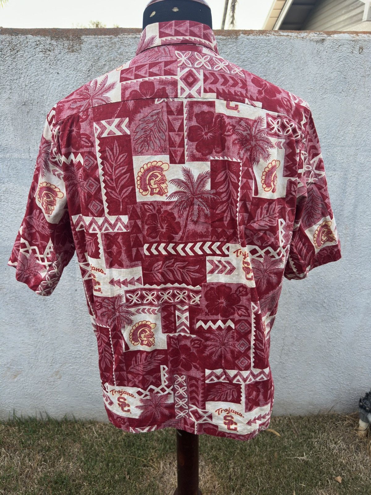 Reyn Spooner PreOwned Reyn Spooner USC Trojans Shirt Mens M Hawaiian Red Size US M / EU 48-50 / 2 - 2 Thumbnail