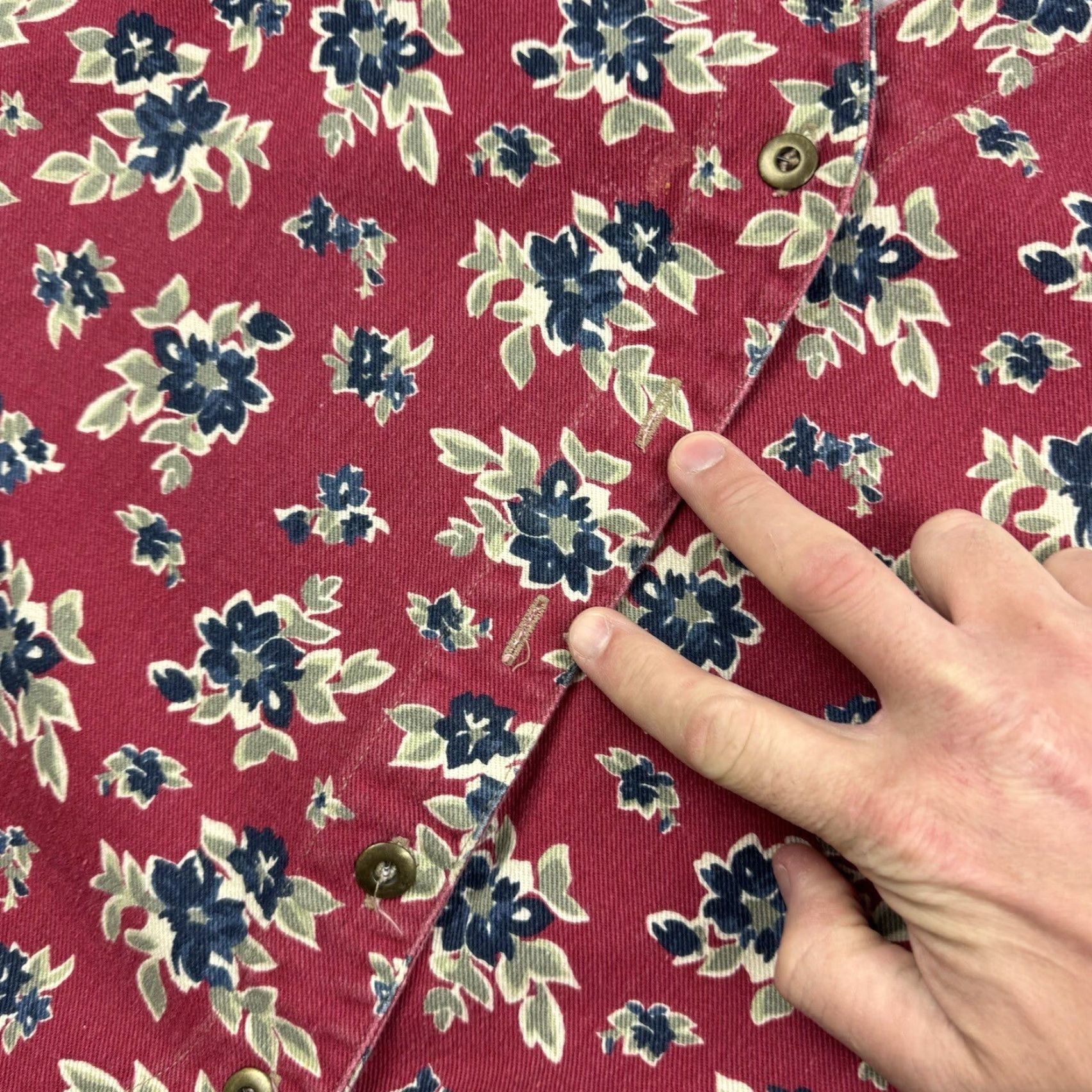 Cherokee VINTAGE Cherokee Floral Vest Womens Medium Red V-Neck 90s Floral Nature Size M / US 6-8 / IT 42-44 - 3 Thumbnail