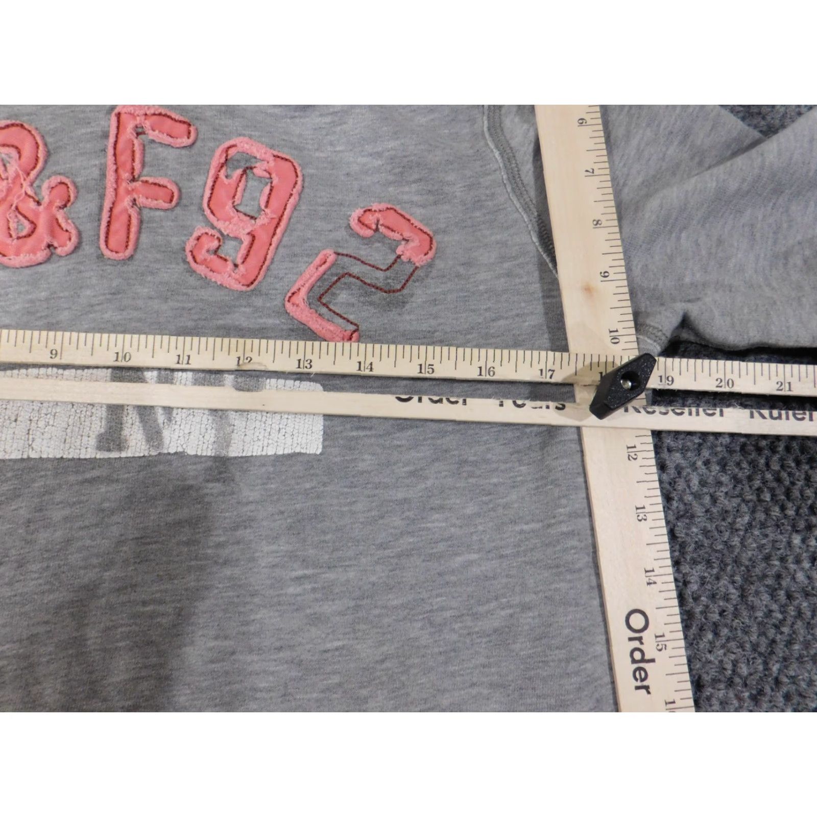 Abercrombie & Fitch VINTAGE Abercrombie & Fitch Hoodie Women Large Pullover Gray Embroidered Logo Size L / US 10 / IT 46 - 5 Thumbnail
