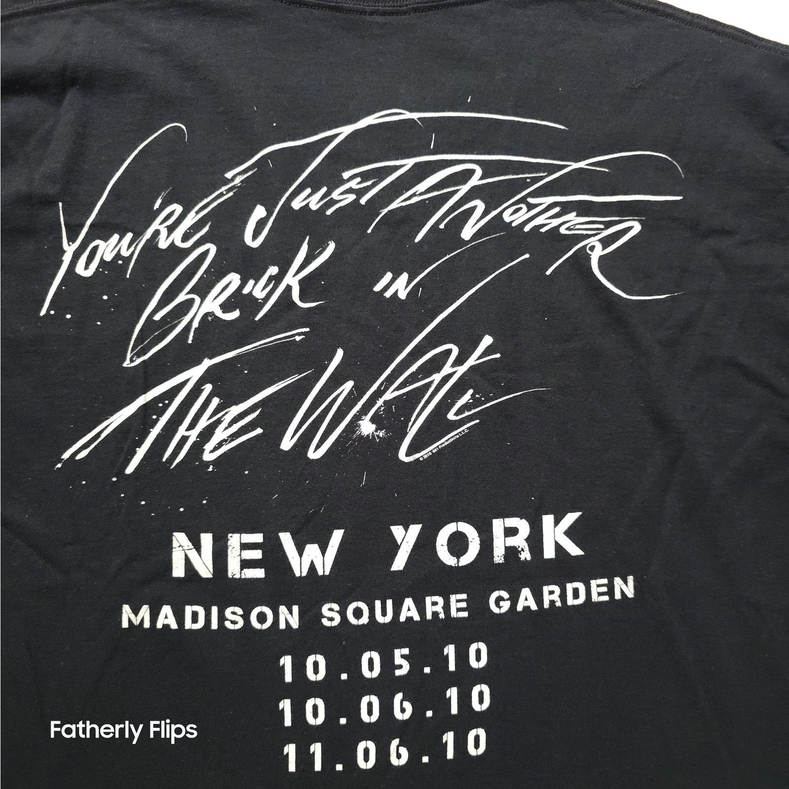 Hanes Roger Waters The Wall 2010 MSG NYC Concert T-Shirt Large Size US L / EU 52-54 / 3 - 7 Thumbnail