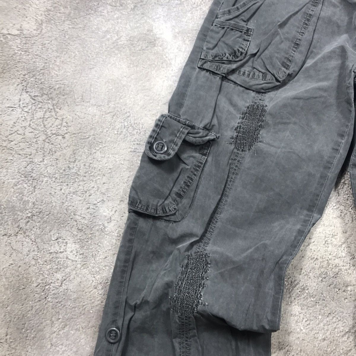 Vintage Vintage Y2K Baggy Cargo Pants Distressed Streetwear Logo 27 Size US 27 - 2 Thumbnail