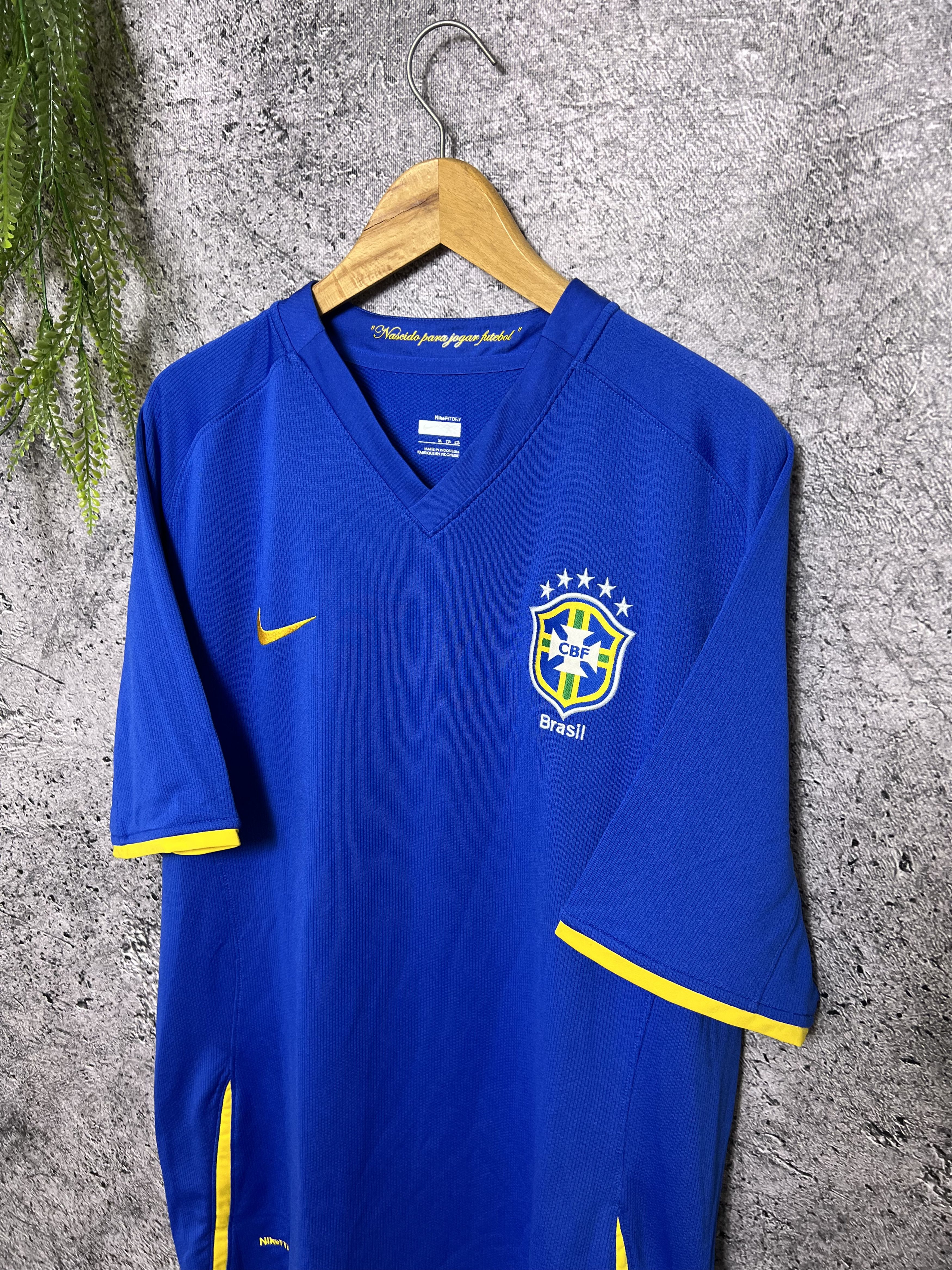 Nike 2007/2008 Nike Brazil Vintage Soccer Away Jersey Size US XL / EU 56 / 4 - 2 Thumbnail