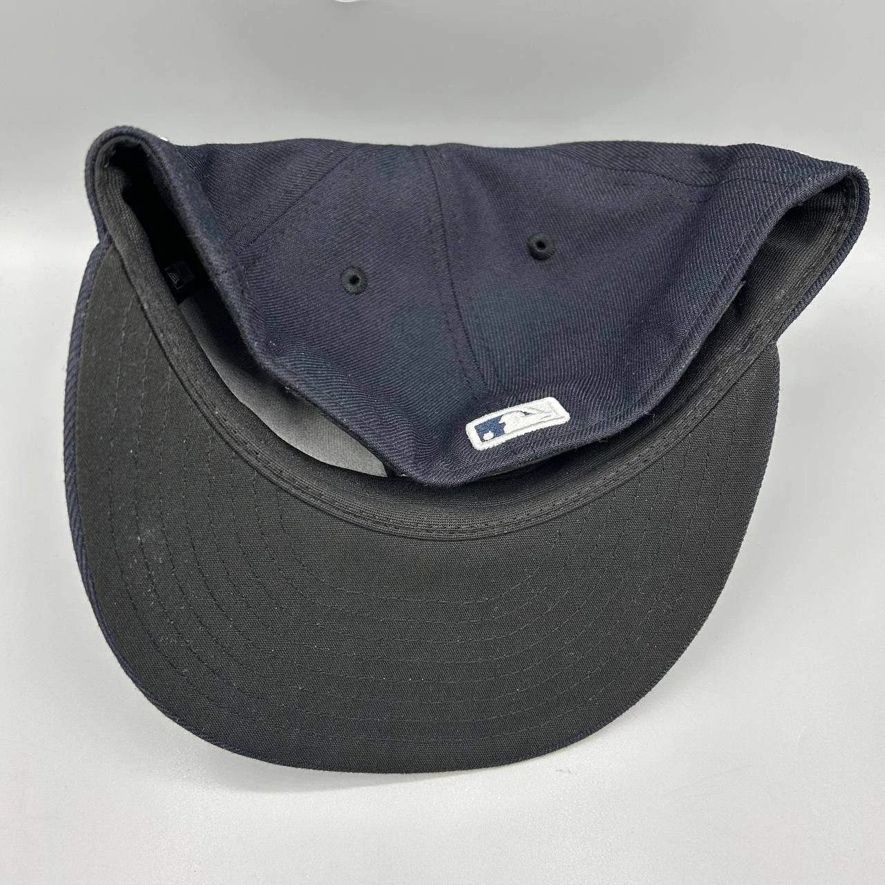 New Era New York Yankees Hat Men 7 1/4 Navy Post Season Fitted Cap Size ONE SIZE - 9 Thumbnail