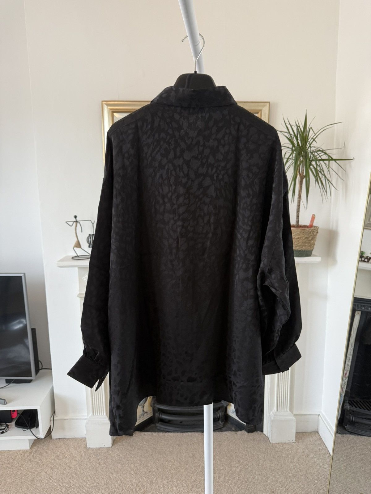 Saint Laurent Paris SS23 Saint Laurent Shirt in Matte and Shiny Silk Size US XL / EU 56 / 4 - 2 Thumbnail