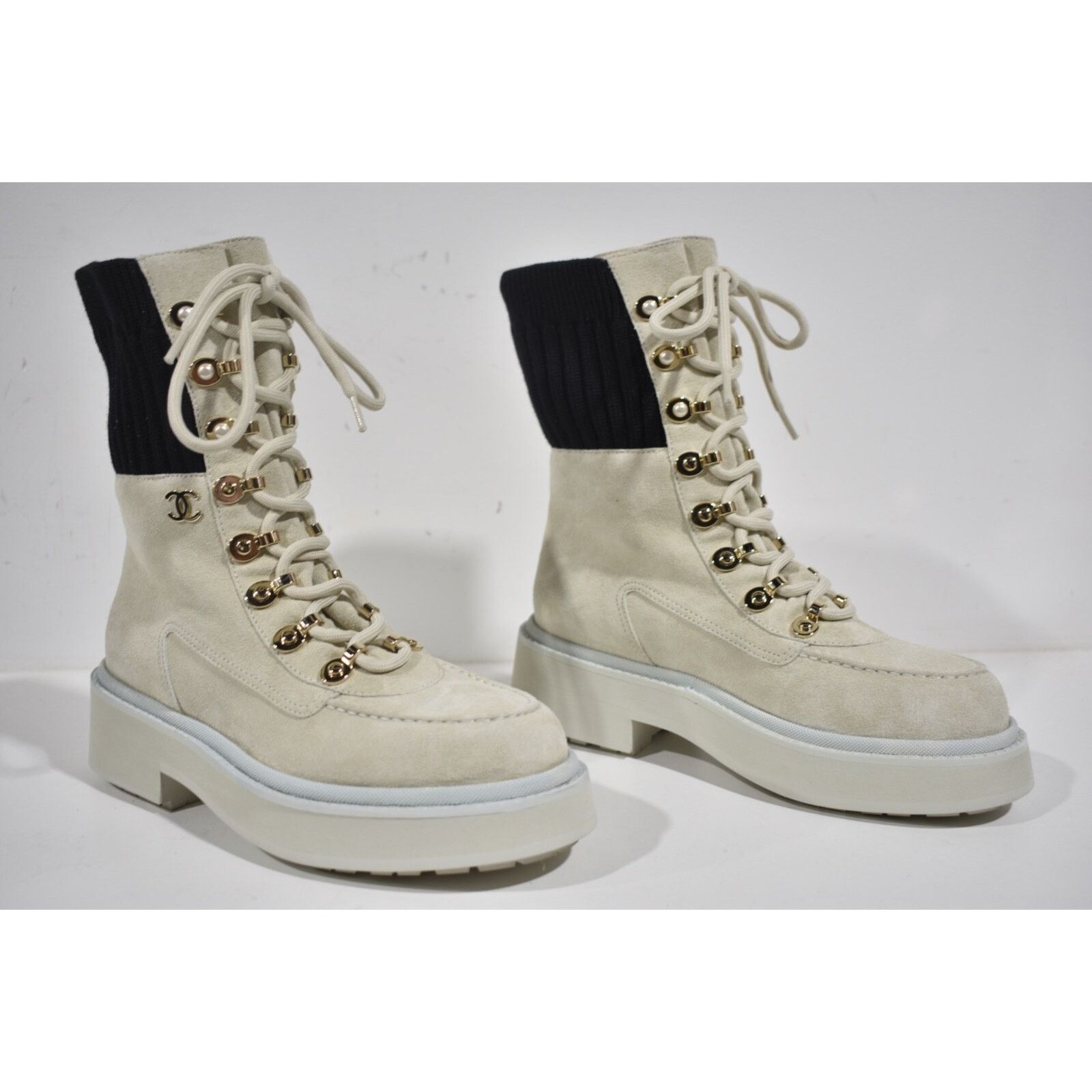 Chanel Chanel 21K Ivory Suede Black CC Platform Combat Lace Up Size US 7 / IT 37 - 4 Thumbnail