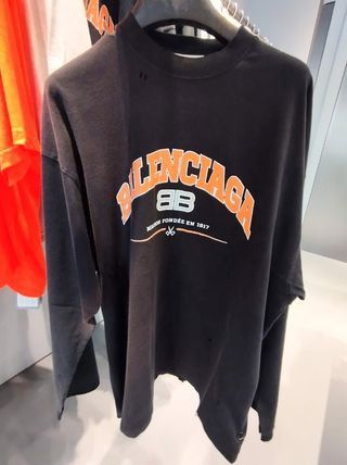 image of Balenciaga O1In1G0124 T-Shirt In Black, Women's (Size Large)