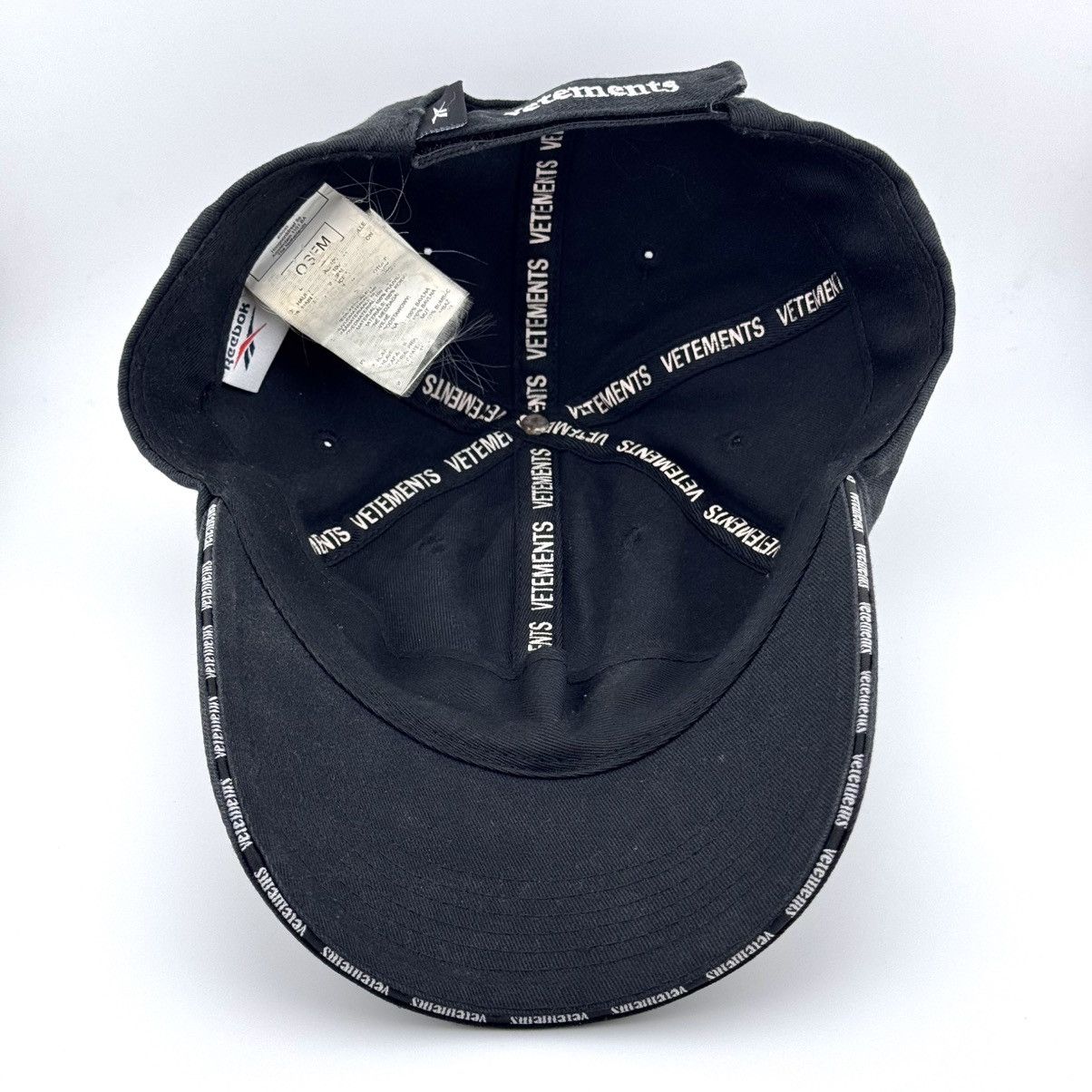 Reebok × Vetements Vetements x Reebok Black Emroidered Logo Cap Adjustable Hat Size ONE SIZE - 4 Thumbnail