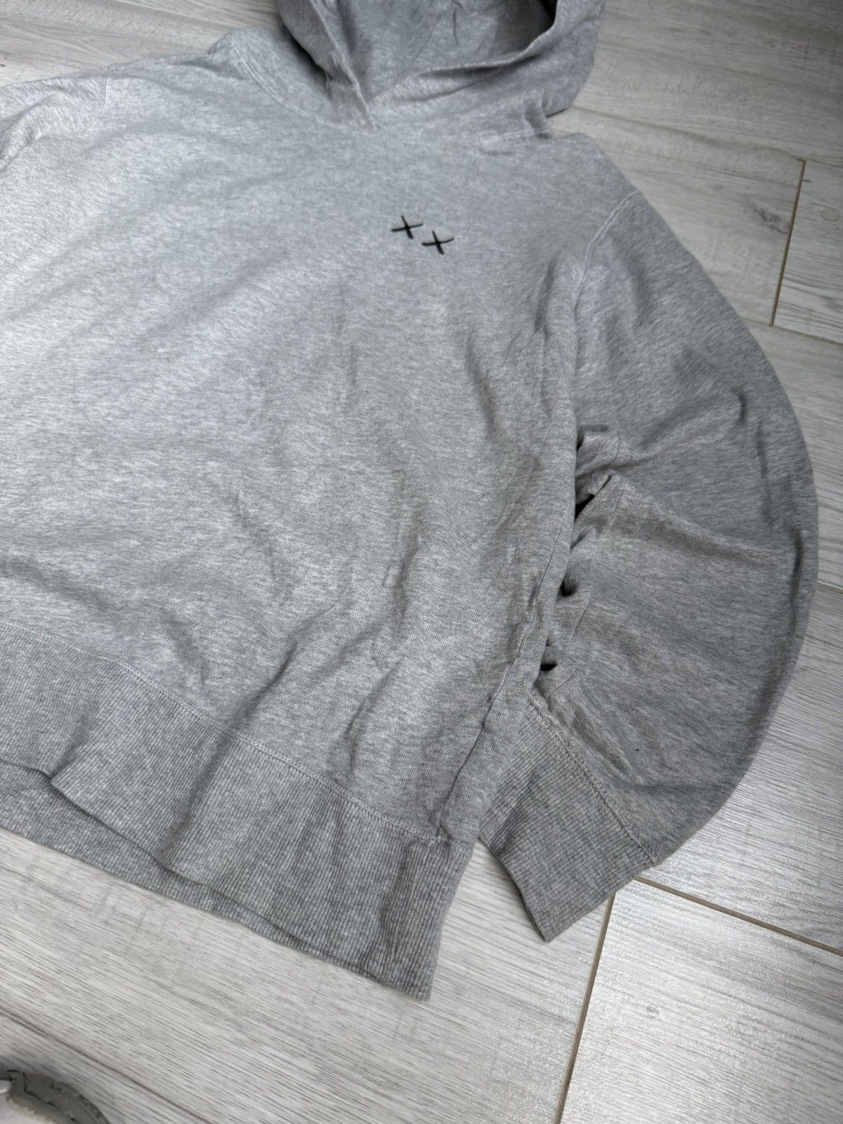 Kaws × Uniqlo Hoodie Uniqclo x kaws Size US M / EU 48-50 / 2 - 3 Thumbnail