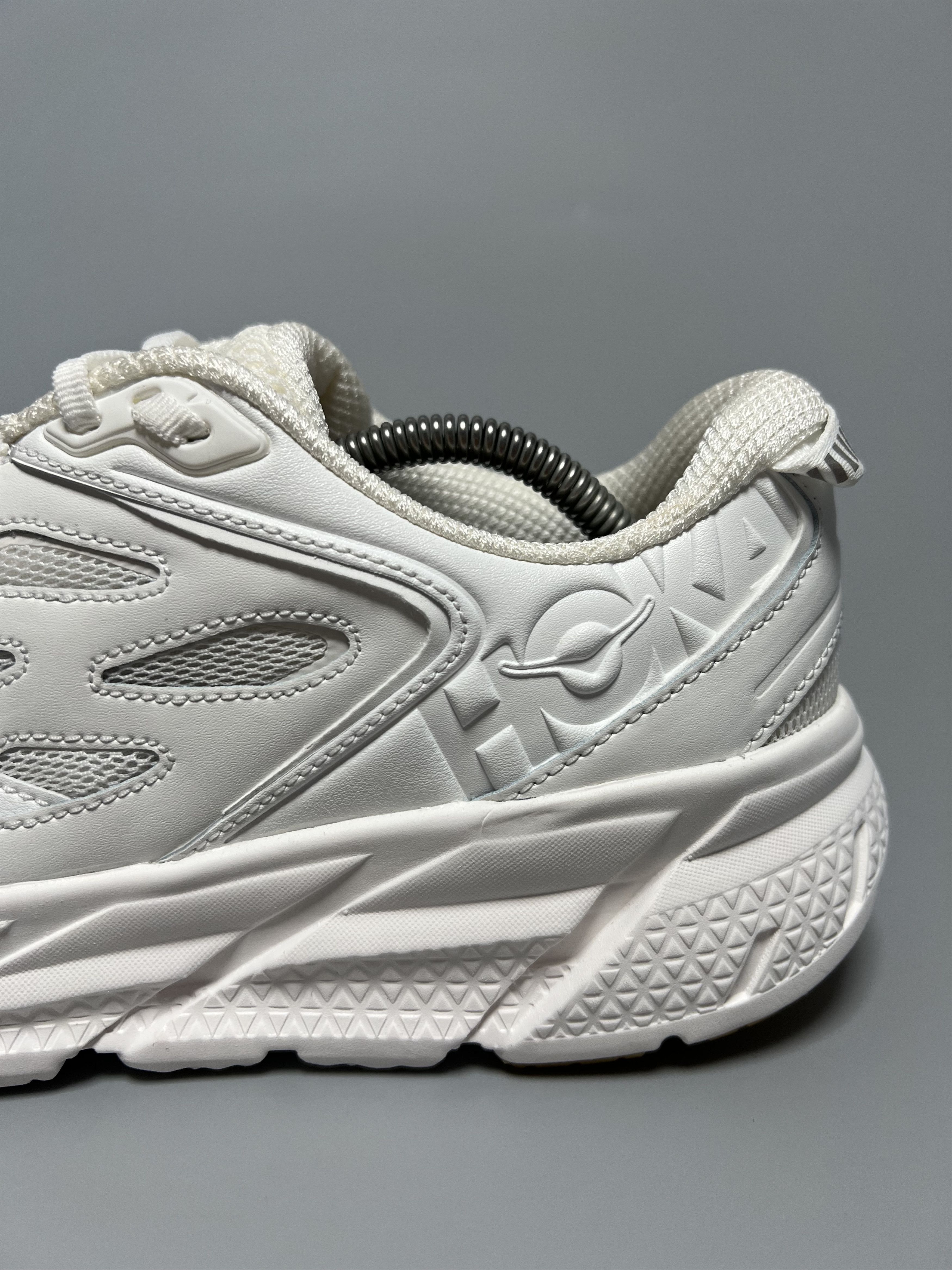 Hoka Hoka One One Clifton L Athletics Running Shoes 1160050-WWH Size US 9.5 / EU 42-43 - 9 Thumbnail