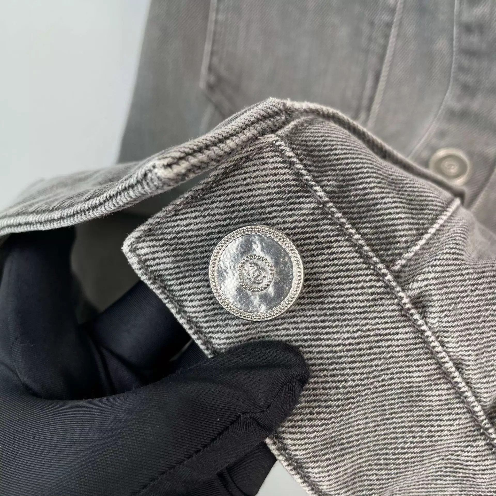 Chanel CHANEL 95 New GrayWhite Colorblock Den Jacket 34 Size XS / US 0-2 / IT 36-38 - 3 Thumbnail