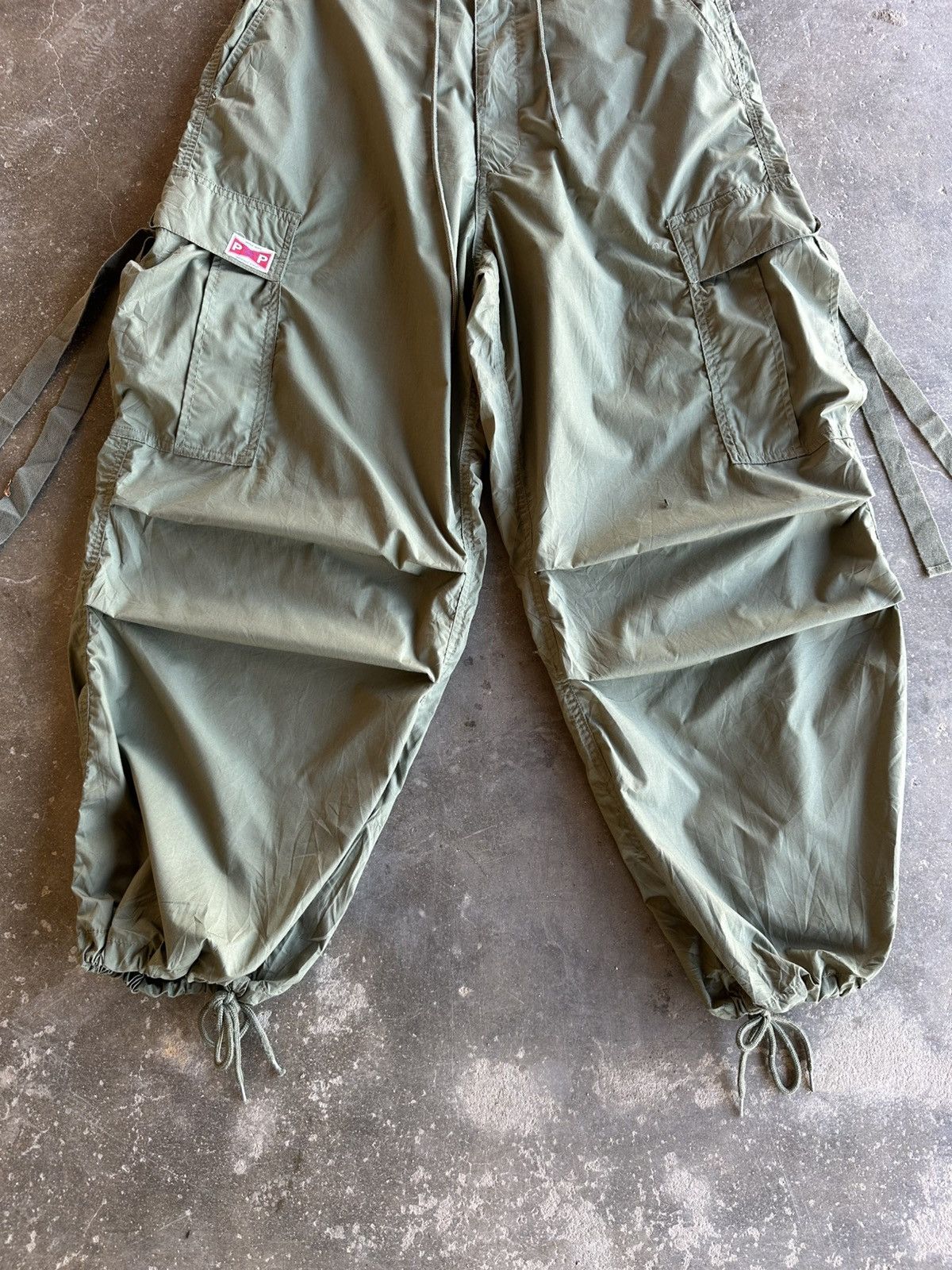 Japanese Brand SEND OFFER🍁BAGGY PARACHUTE JAPANESEBRAND FREAKS BALLON PANT Size US 34 / EU 50 - 5 Thumbnail