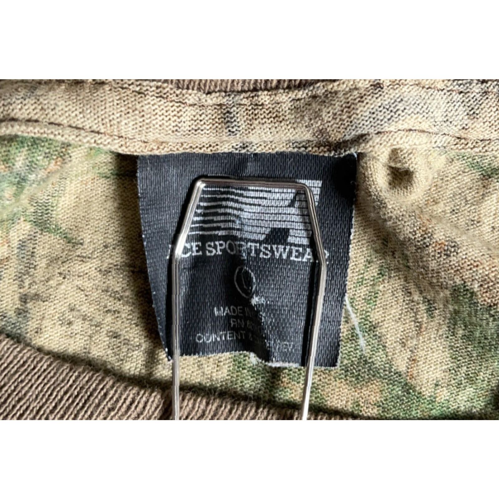 Vintage VINTAGE Ace Sportswear 80s Camouflage Pocket Long Sleeve T-Shirt L Green 50/50 90s Grunge Nature Outdoor 80s Mens Size US L / EU 52-54 / 3 - 3 Thumbnail