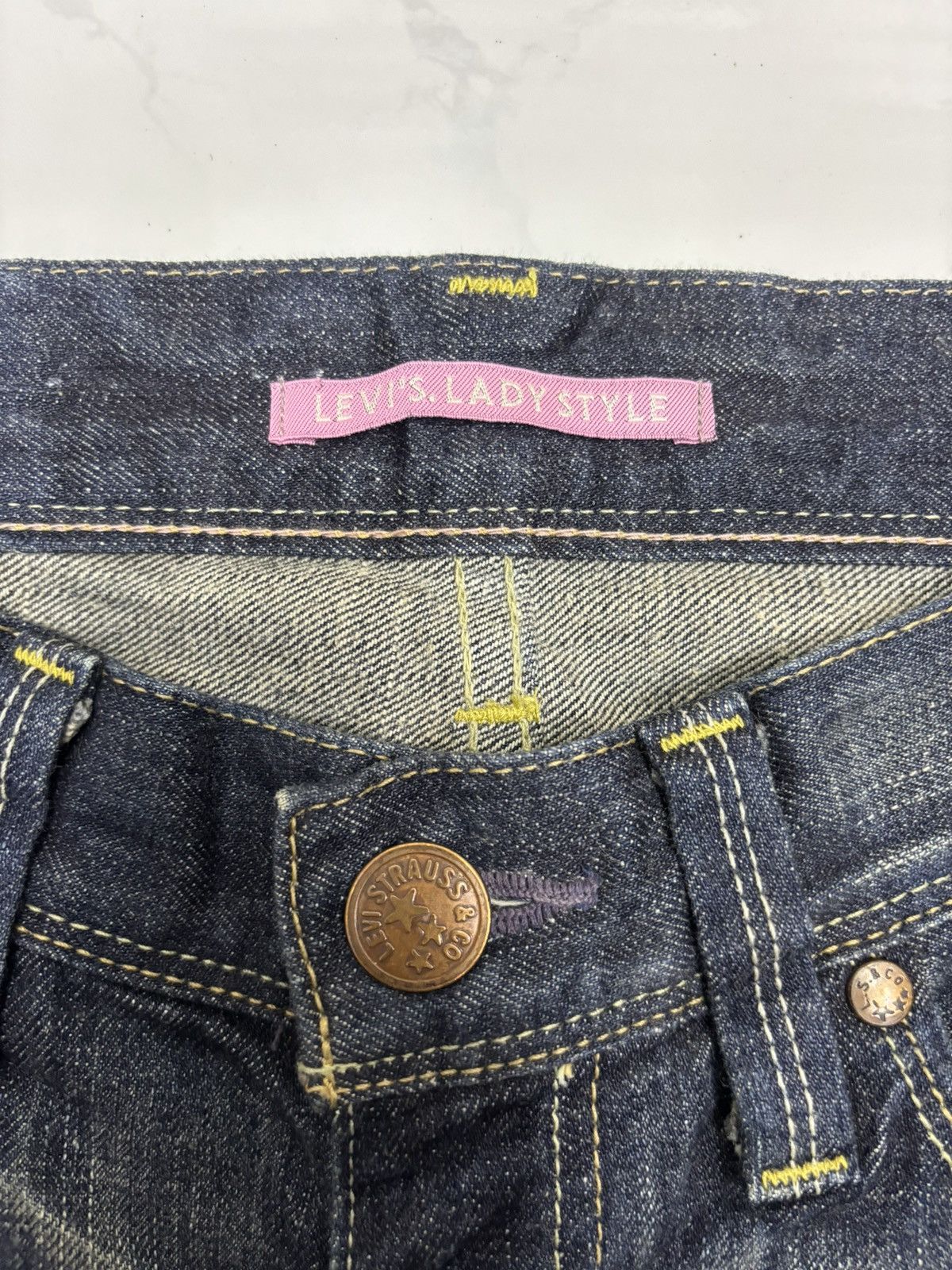 If Six Was Nine FLARE💥LEVIS LADY STYLE FLARED JEANS DISTRESSED DENIM Size 31" - 10 Thumbnail