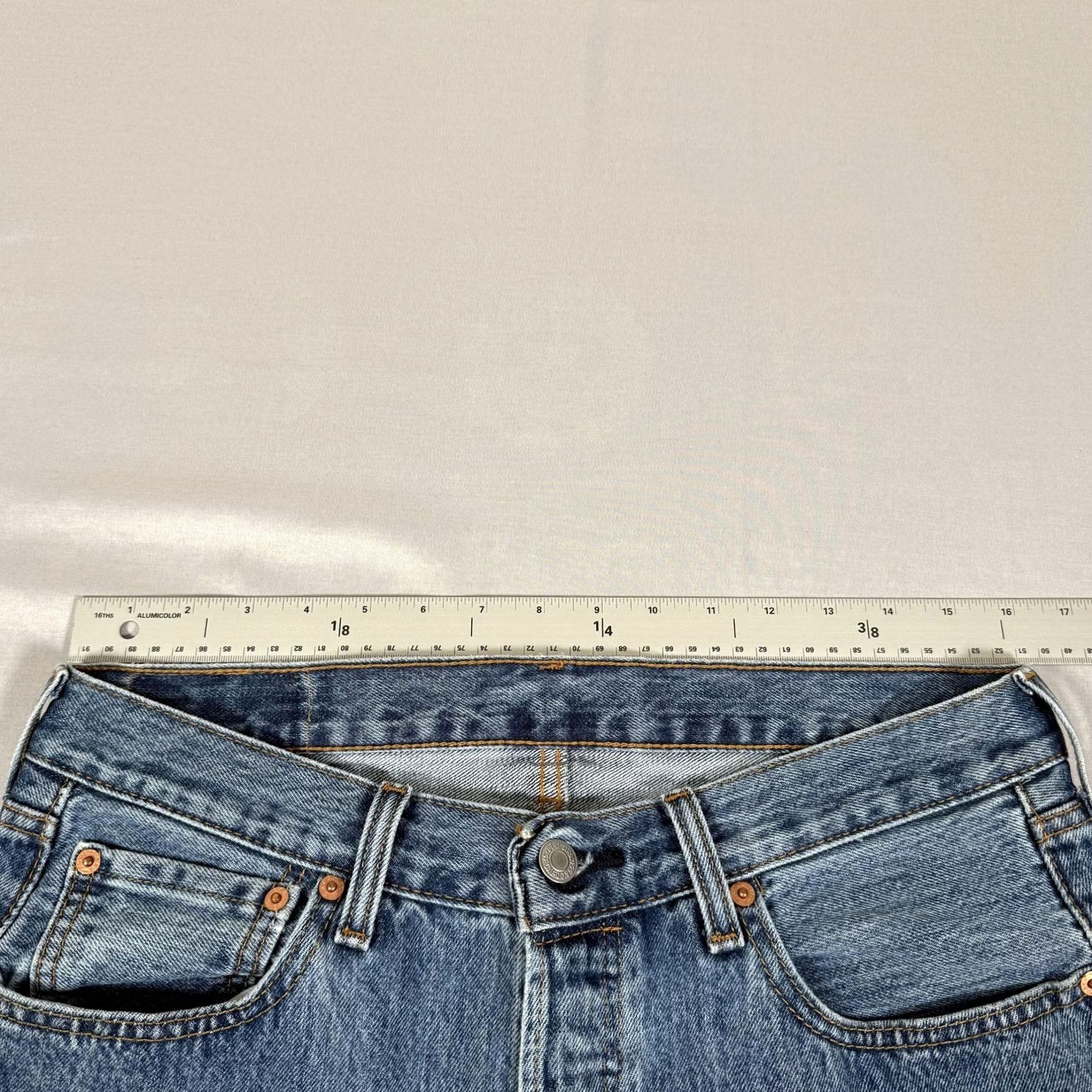 Levi's Levi's 501 Jeans Mens 33x30 Blue Medium Wash Denim Straight Leg Regular Fit Button Fly Pants Western Cowboy Cotton Size US 33 - 7 Thumbnail