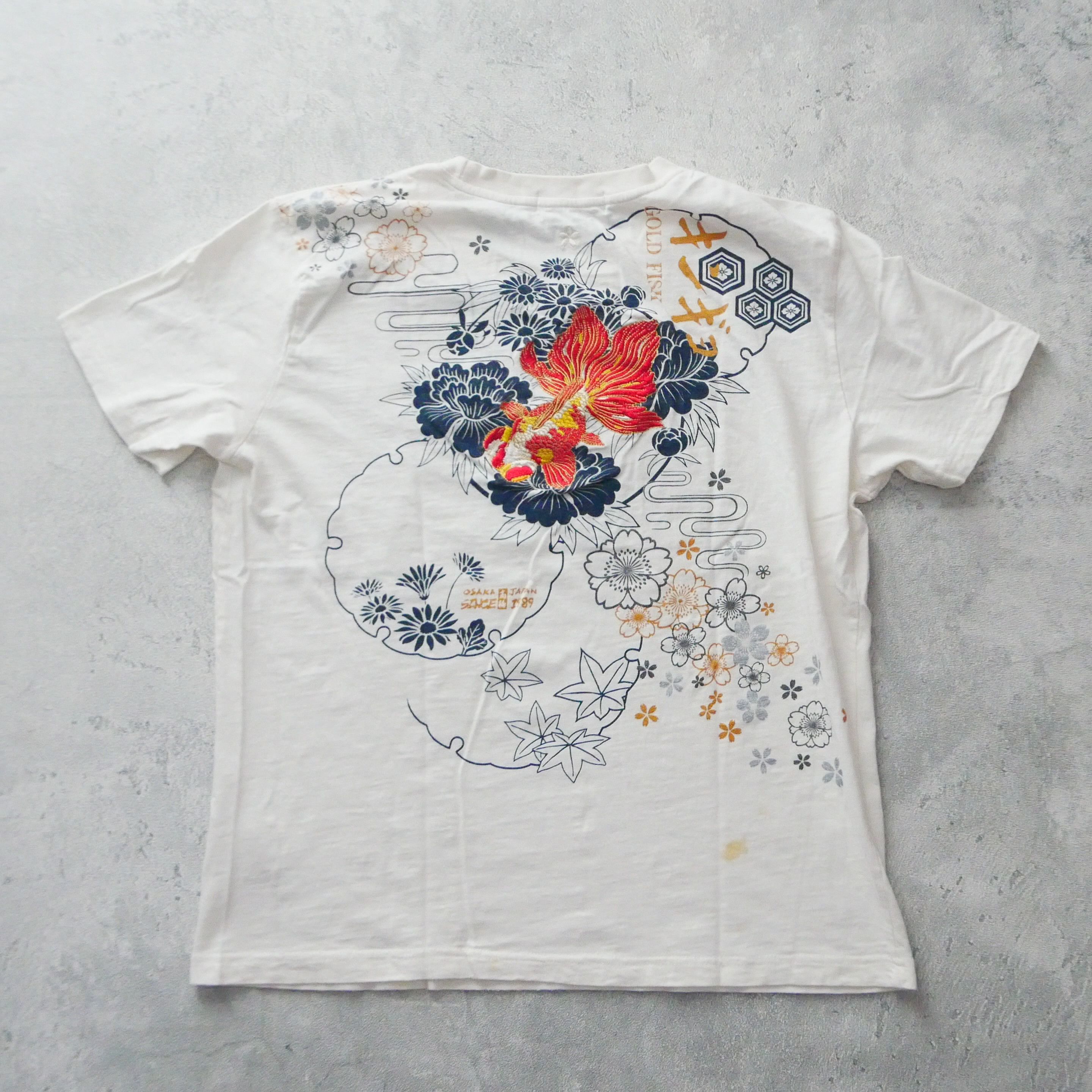Japanese Brand Sukajan Japan Karakuri Tamashii Gold Fist White Tshirt Size US M / EU 48-50 / 2 - 7 Thumbnail
