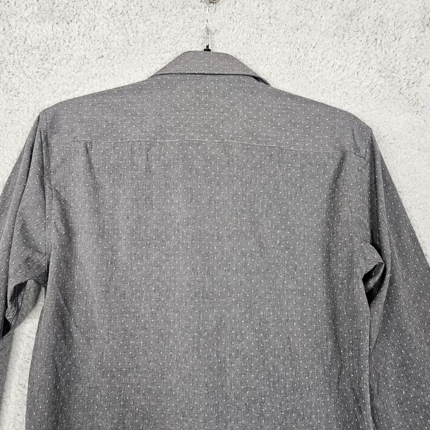 Lucky Brand Lucky Brand 4 WAY STRETCH Men’s Gray Chambray Shirt S Button-Down Casual Poly 4 Way Stretch Regular Size Type: Regular Size US S / EU 44-46 / 1 - 8 Thumbnail