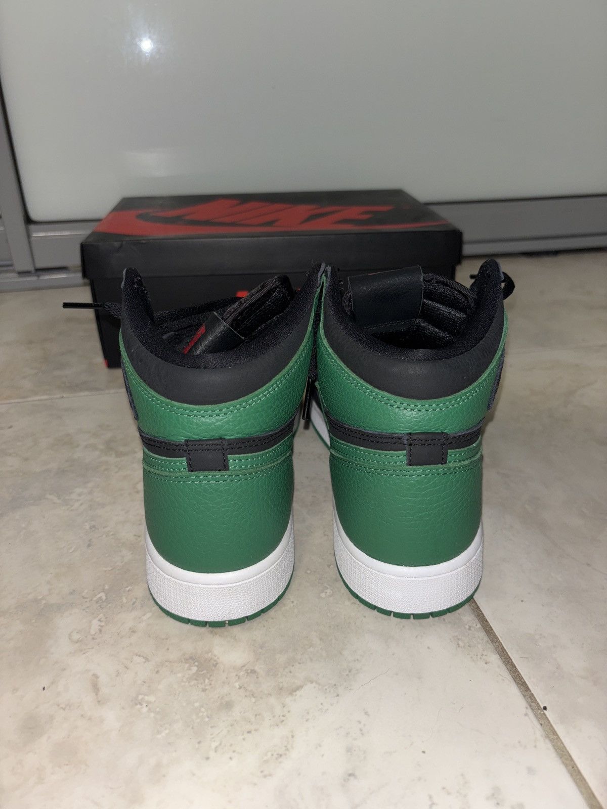 Jordan Brand × Nike Jordan 1 Pine Green Size US 7 / EU 40 - 4 Thumbnail