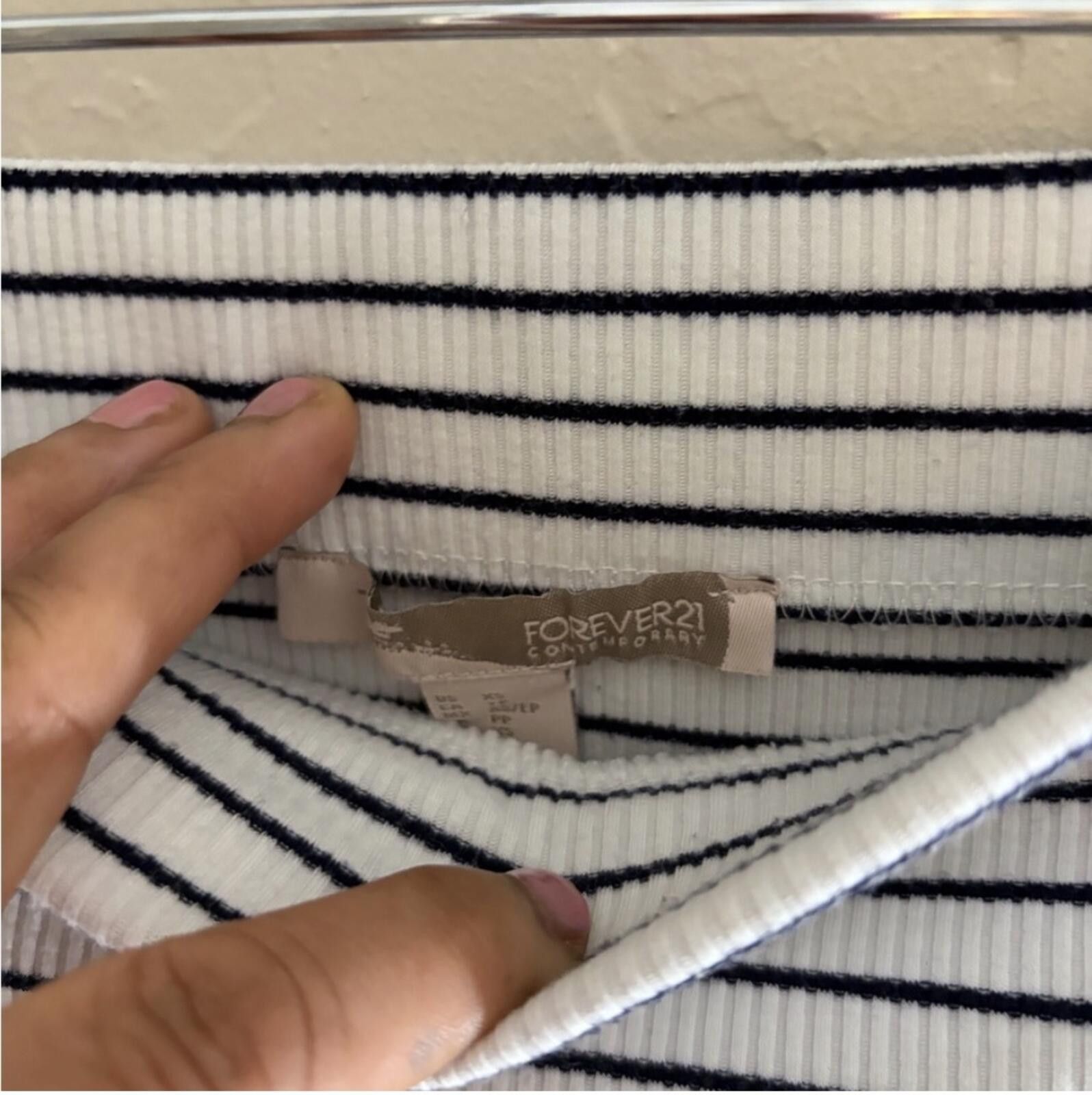 Forever 21 Forever 21 Striped Pencil Skirt Size 26" / US 2 / IT 38 - 3 Thumbnail
