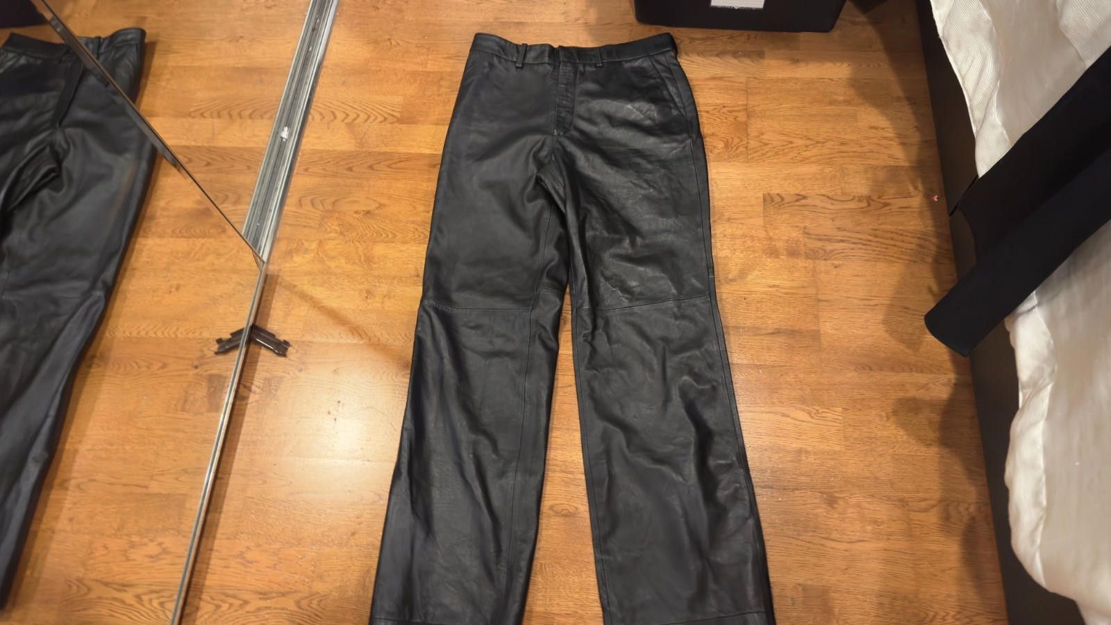 Zara NWT $229 ZARA 100% Leather Black Limited Edition Sz 30 Size US 30 / EU 46 - 3 Thumbnail