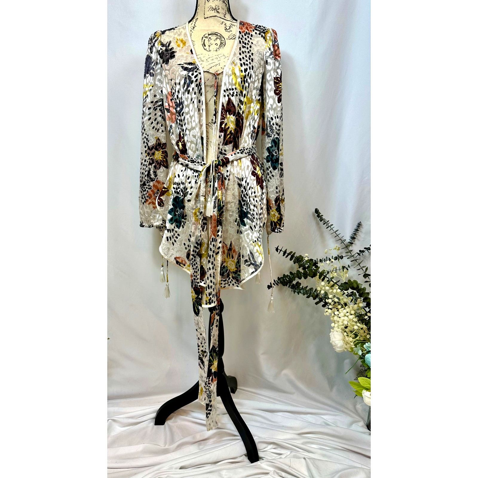 Free People Free People Floral Print Cropped Silk Burnout Kimono XS Size XS / US 0-2 / IT 36-38 - 3 Thumbnail