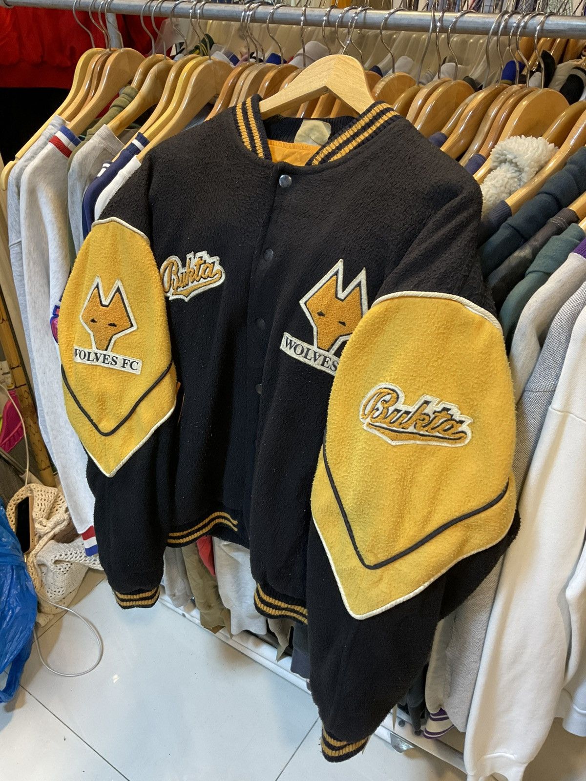 Raised By Wolves × Vintage Rare Vintage 1992 Wolves Hampton Wanderers Bomber Jacket Size US S / EU 44-46 / 1 - 1 Thumbnail