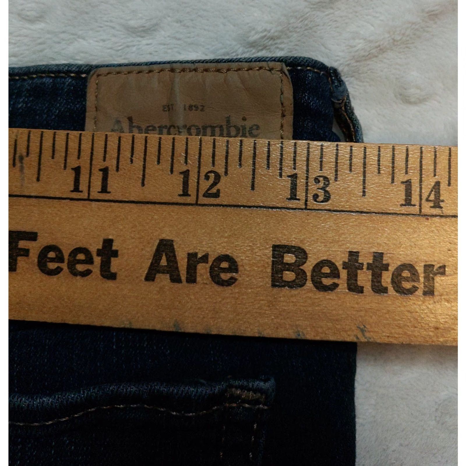 Abercrombie & Fitch Abercrombie & Fitch Medium Wash Distressed Skinny High Rise Jeans 26 X 29 Womens Jeans 5-Pocket Solid Blue 90s VintageRise 26/29 Womens Size 26" / US 2 / IT 38 - 8 Thumbnail